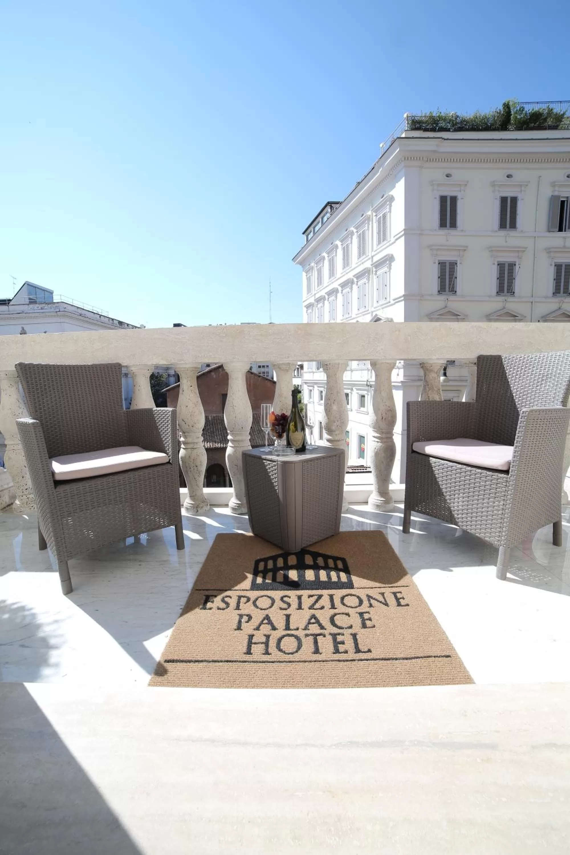 Balcony/Terrace in Esposizione Palace Hotel