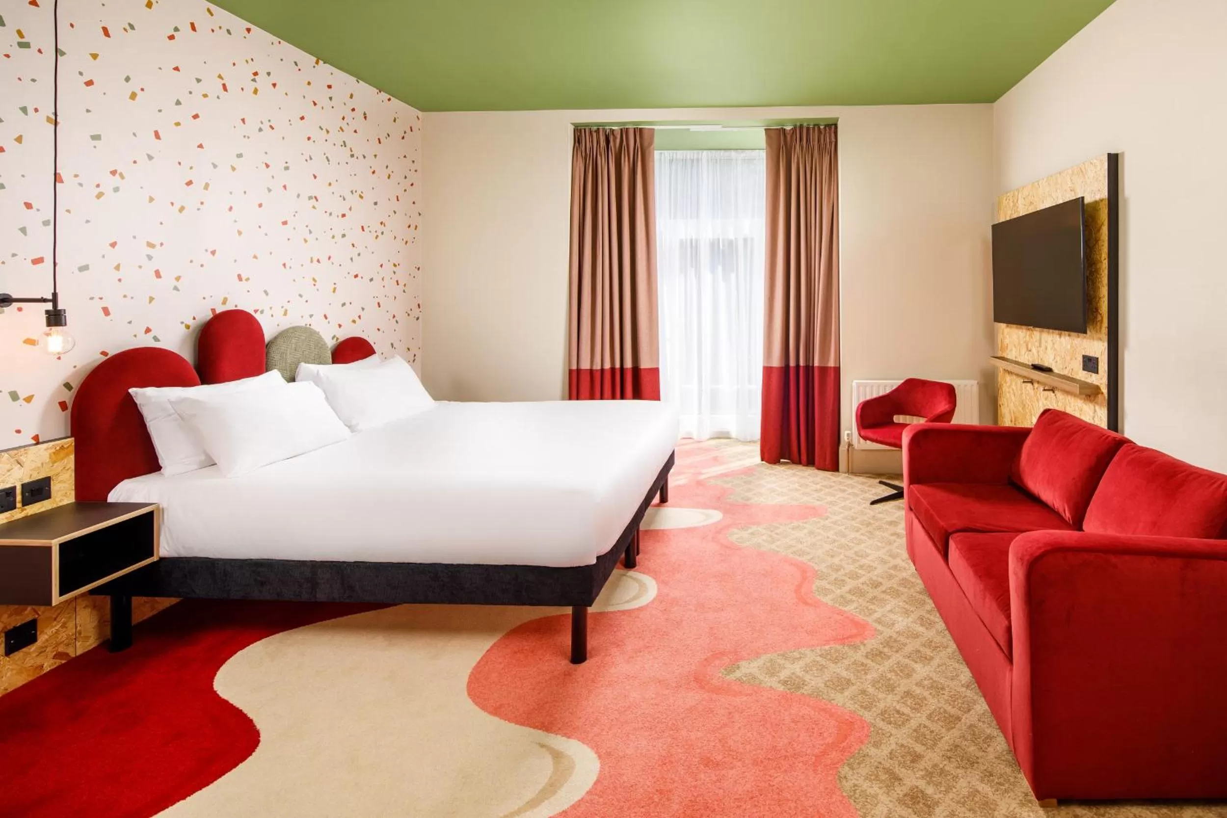 Bedroom, Bed in ibis Styles Bournemouth