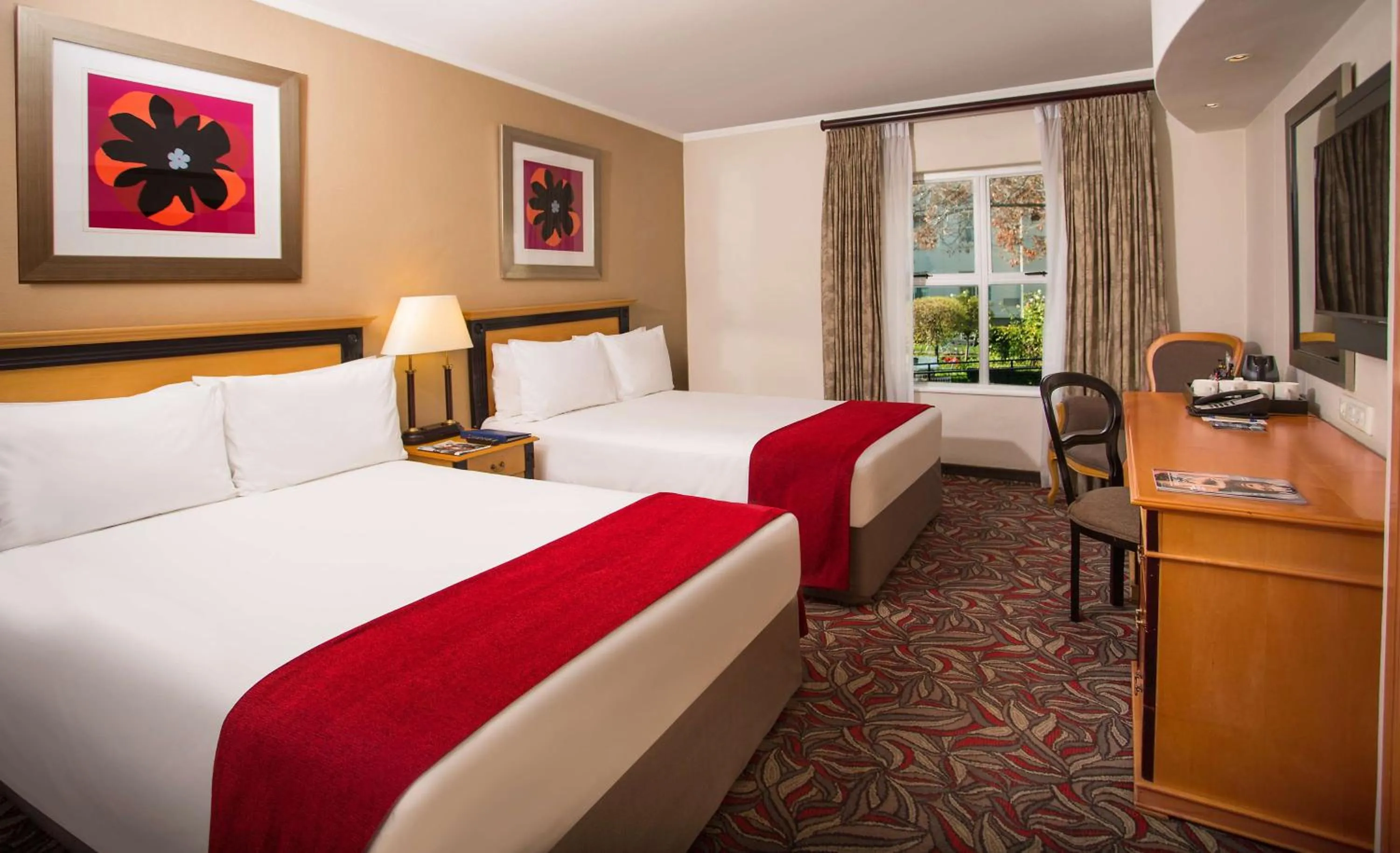 Photo of the whole room, Bed in Garden Court Morningside Sandton