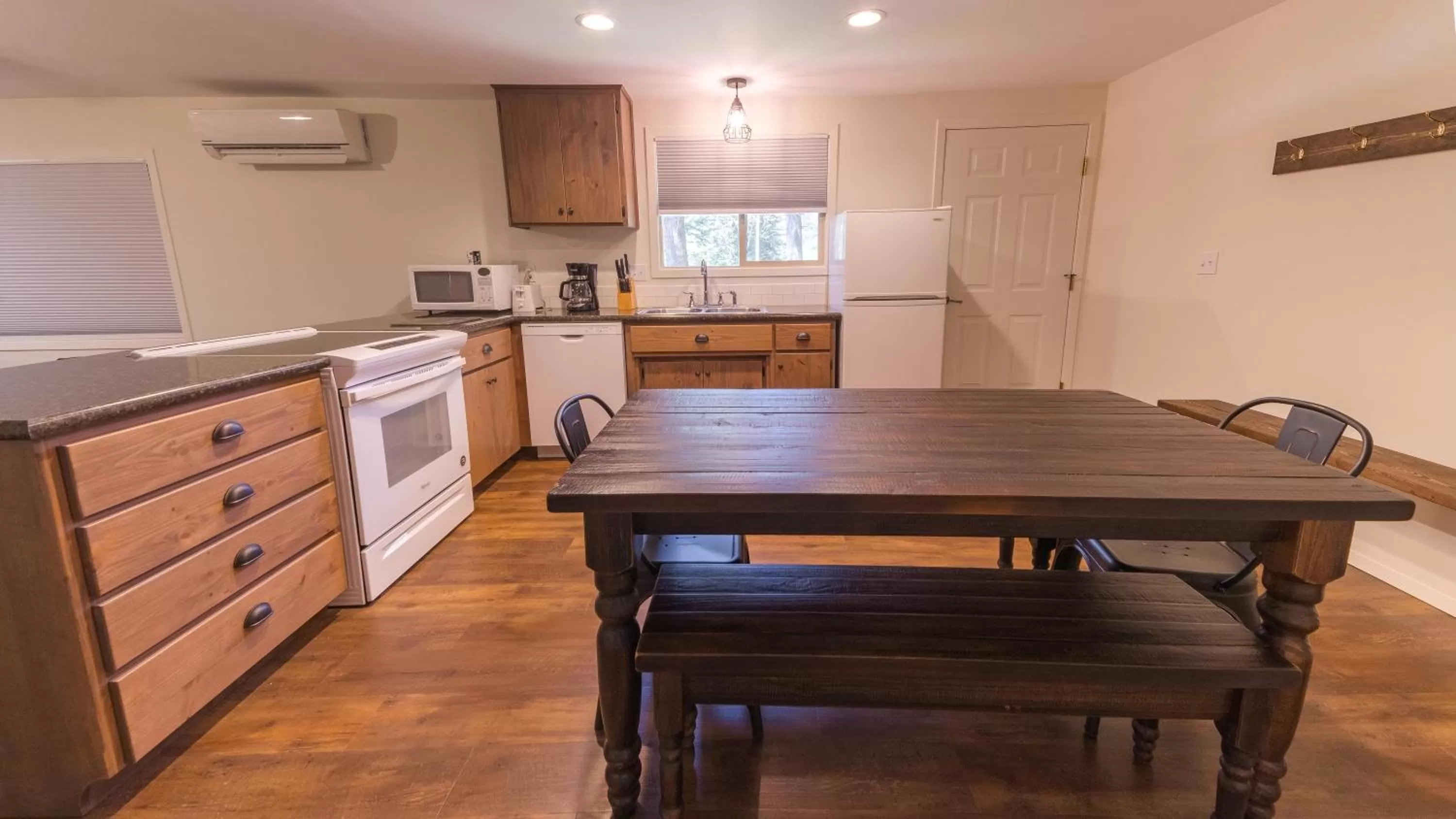 Kitchen or kitchenette in Eagle Cap Chalets