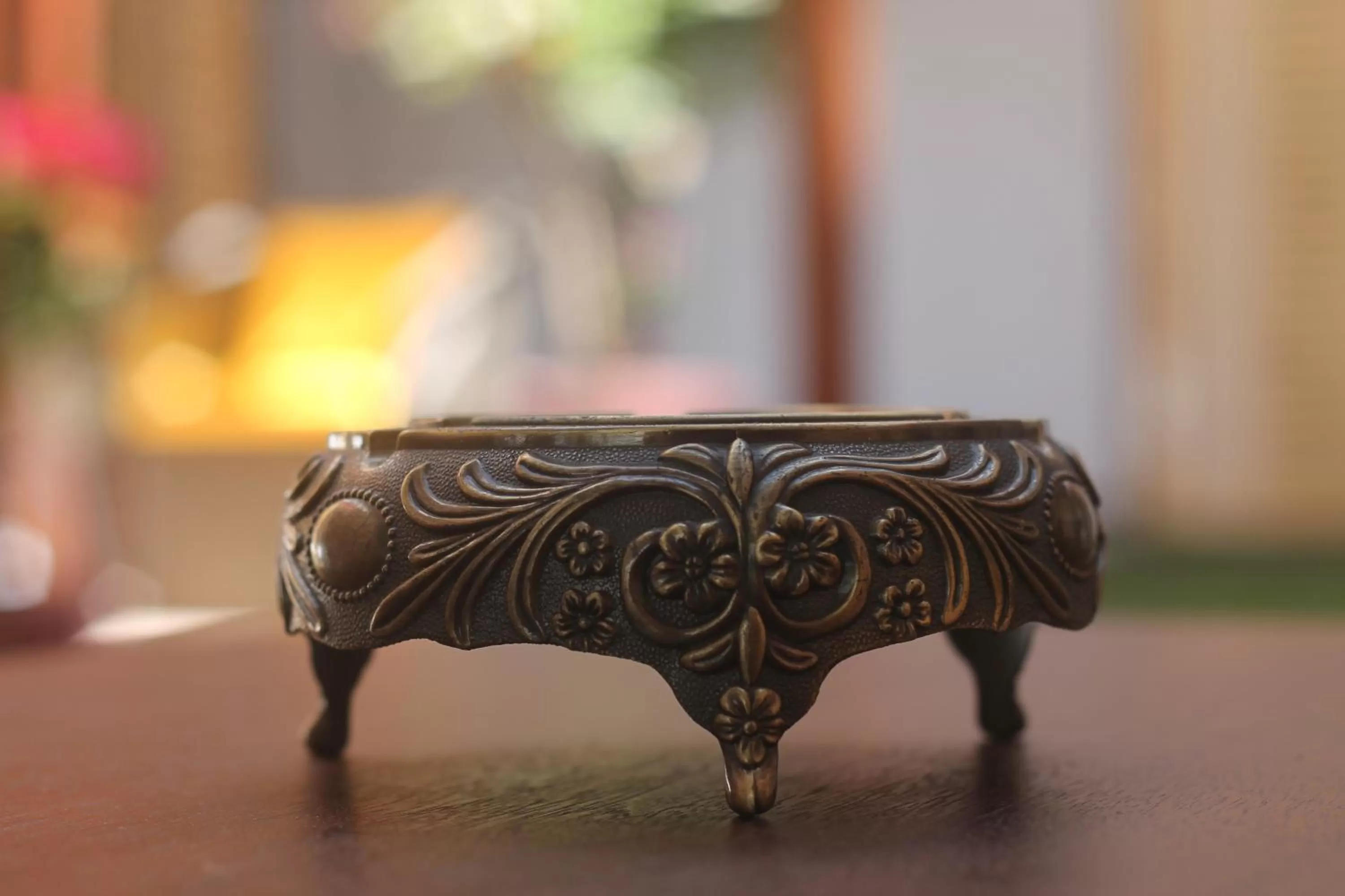 Seating area in Benny's City Hotel