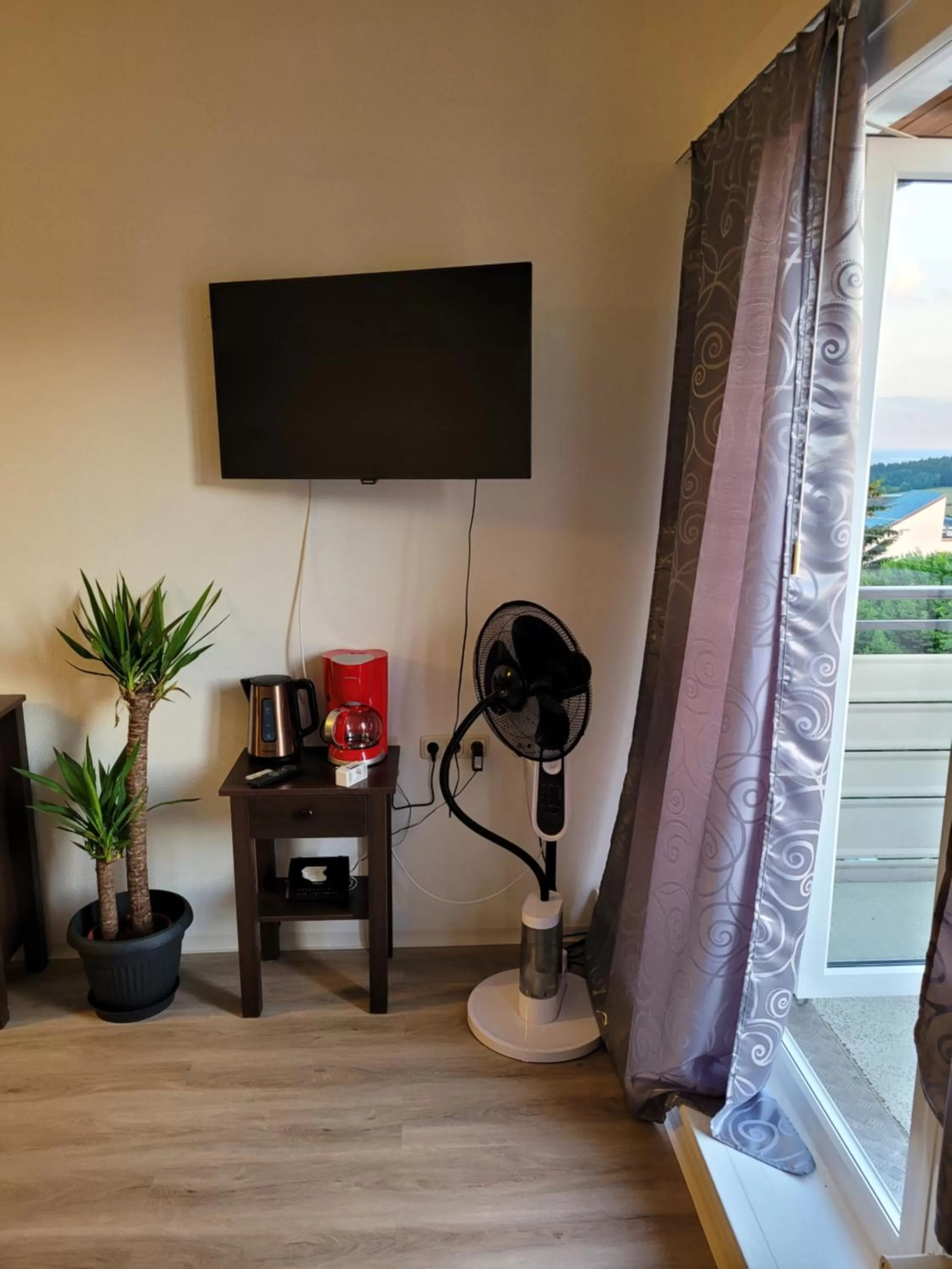 TV and multimedia in King Panorama mit Netflix