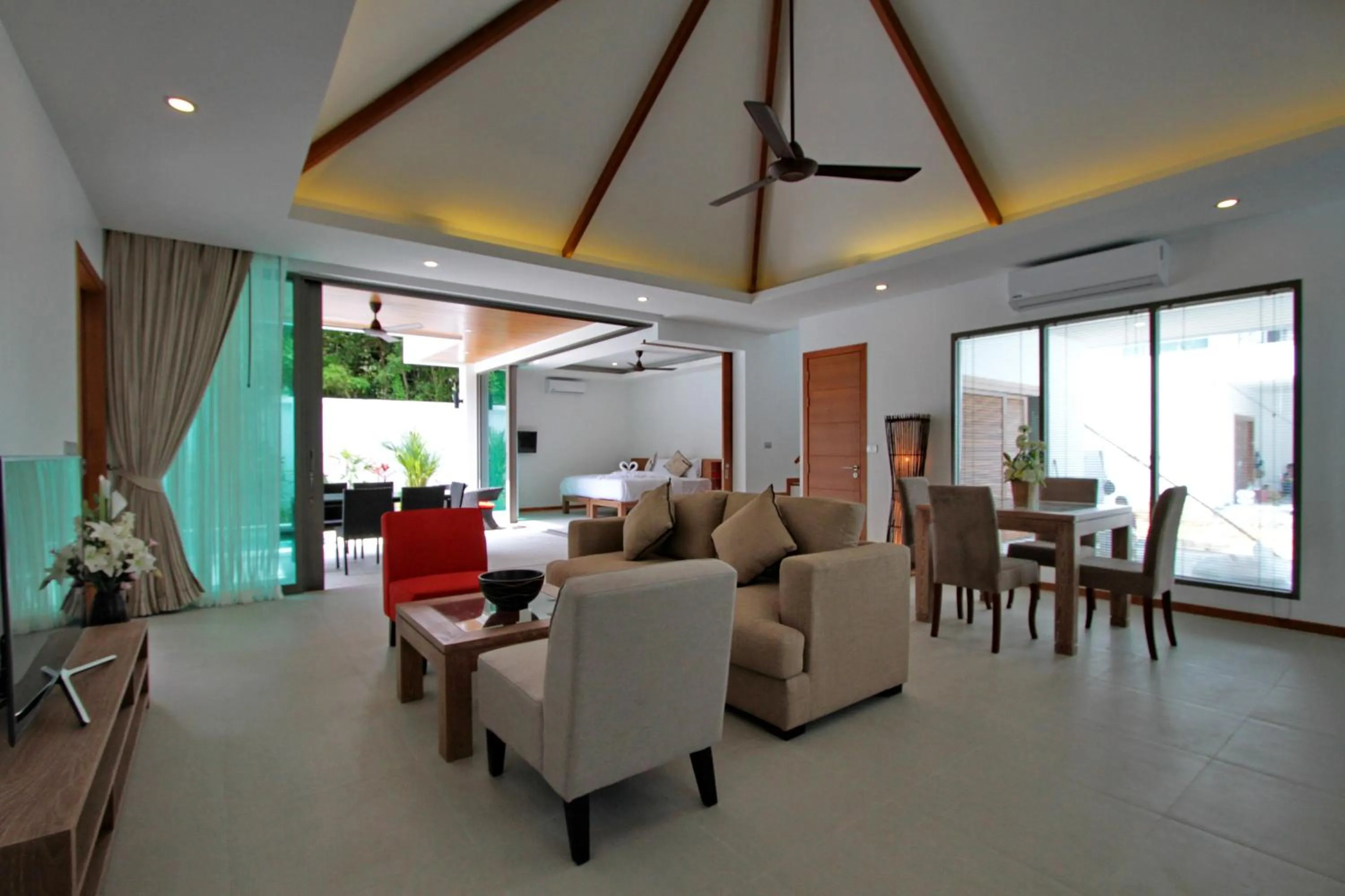 Living room in Ya Nui Beach Villas