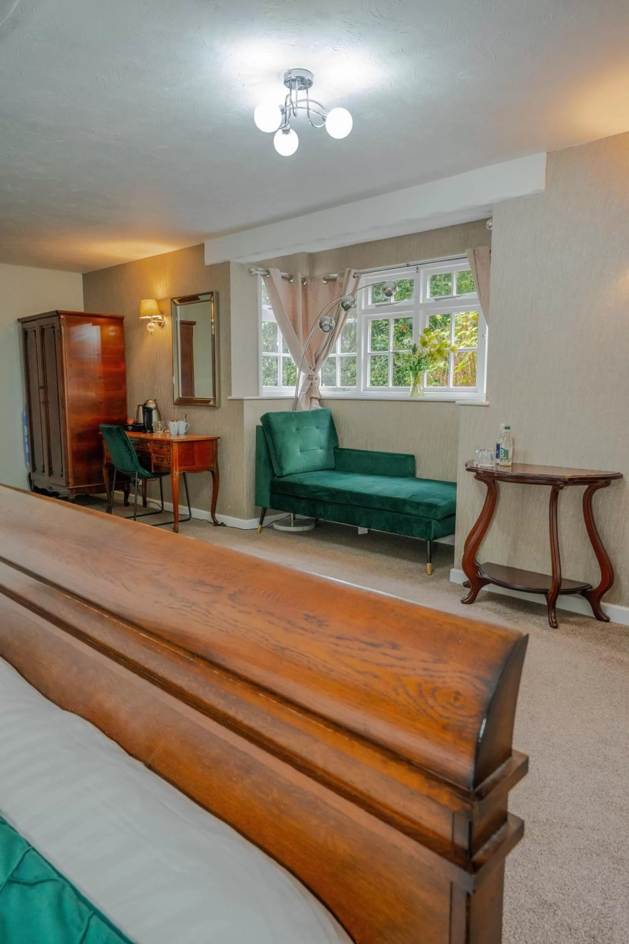 Living room in White Lion Hotel