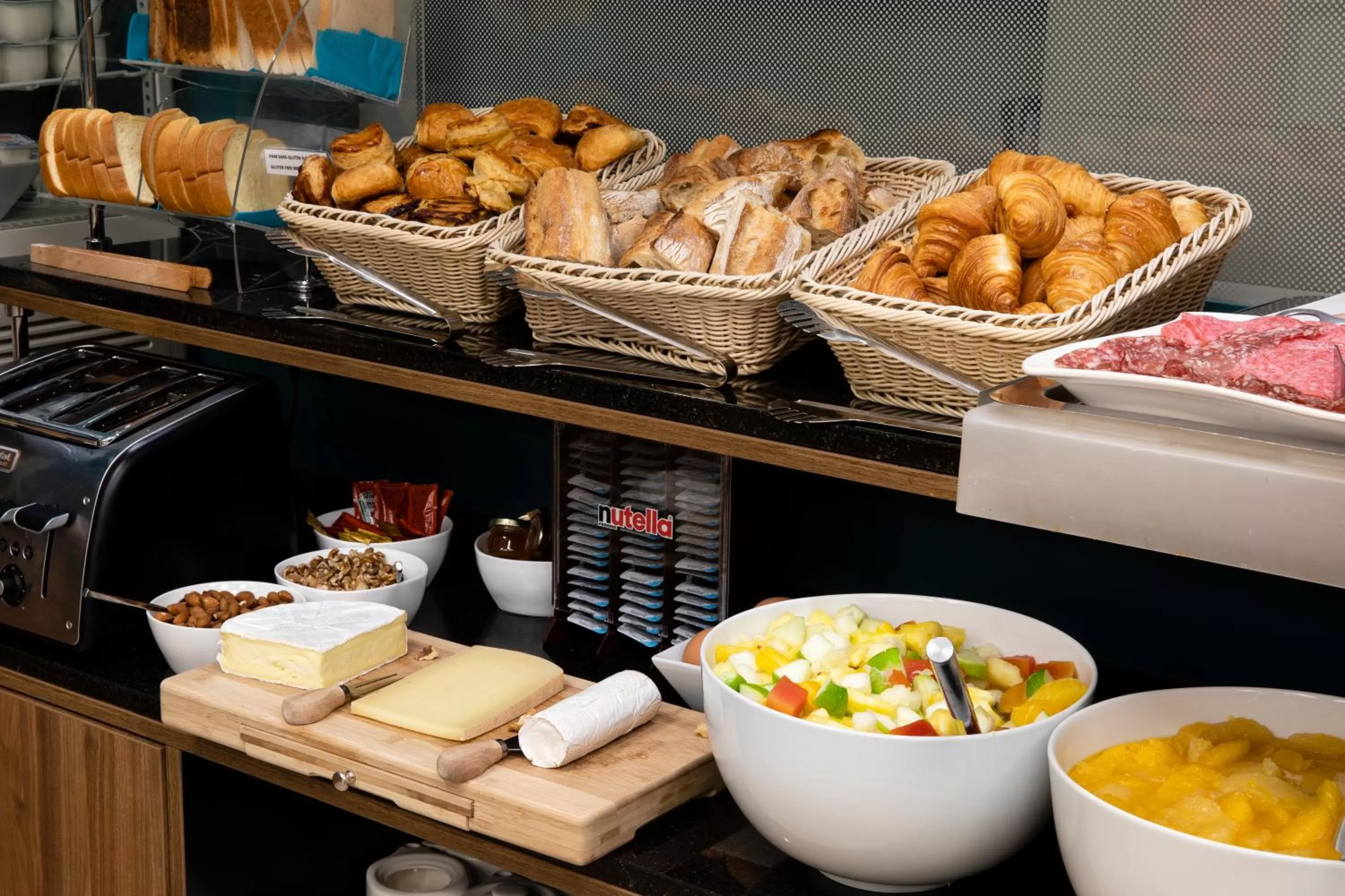 Breakfast in Paris Bastille