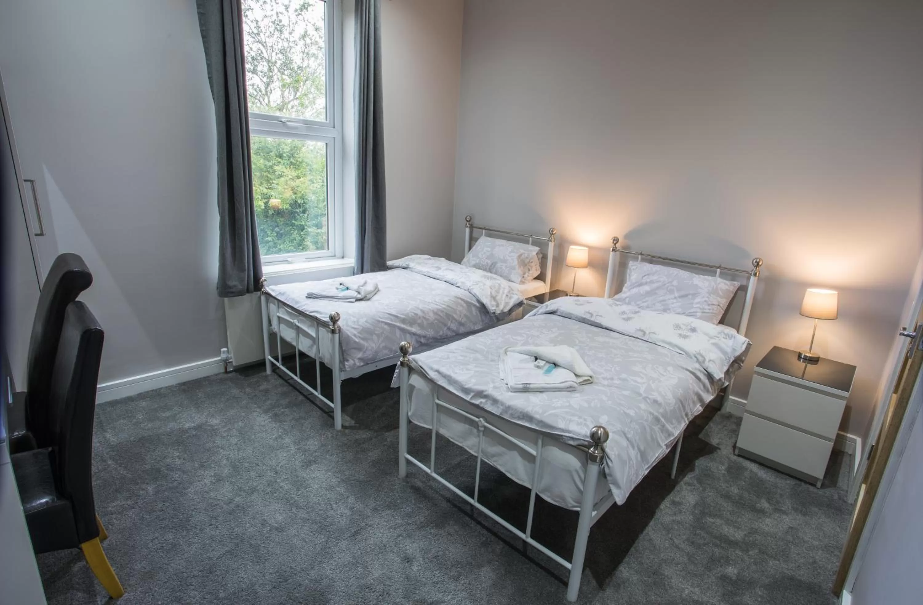 Bedroom, Bed in High Bank Hotel