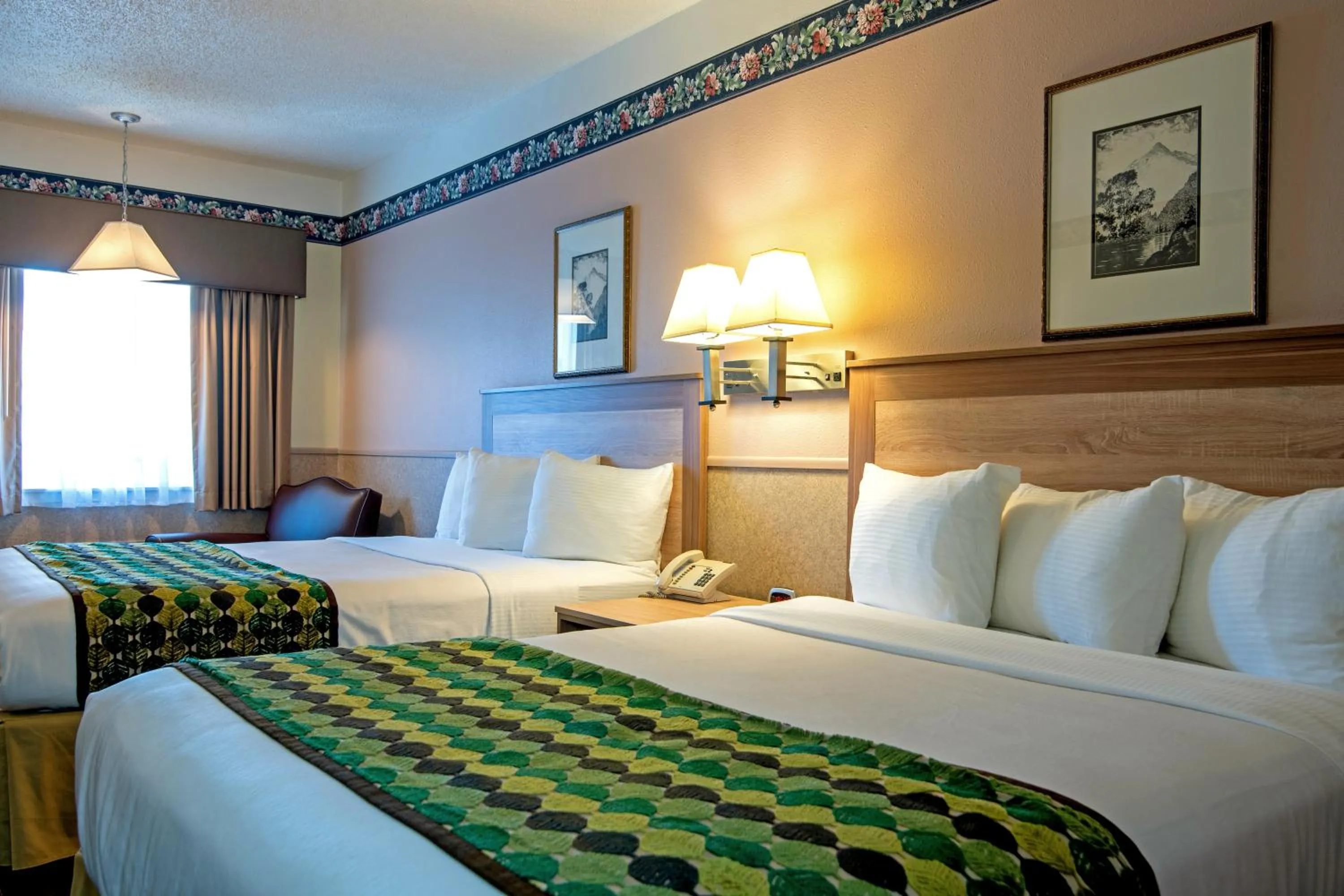 Bedroom, Bed in Silver Spruce Inn