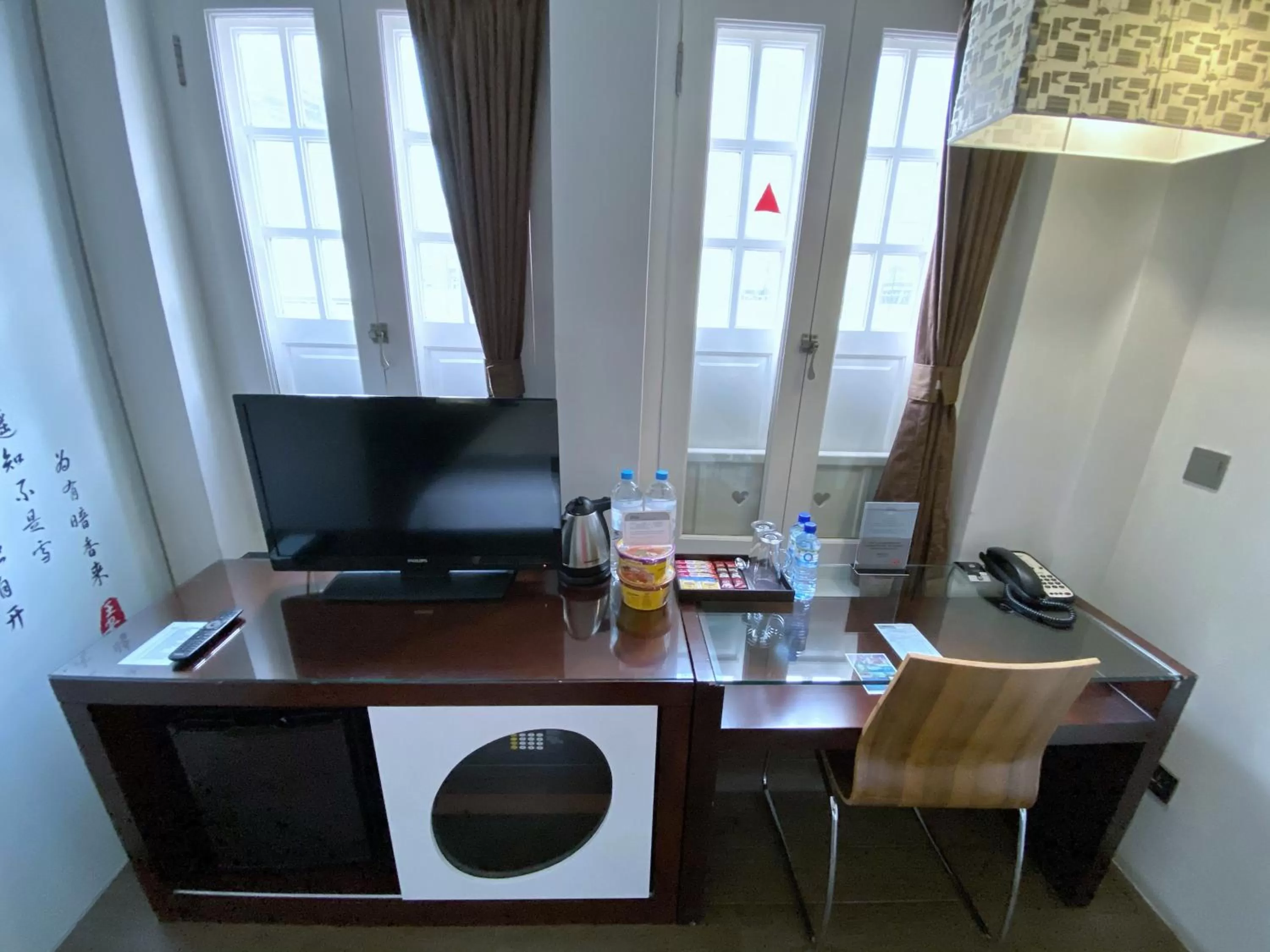 TV and multimedia in Bliss Hotel Singapore