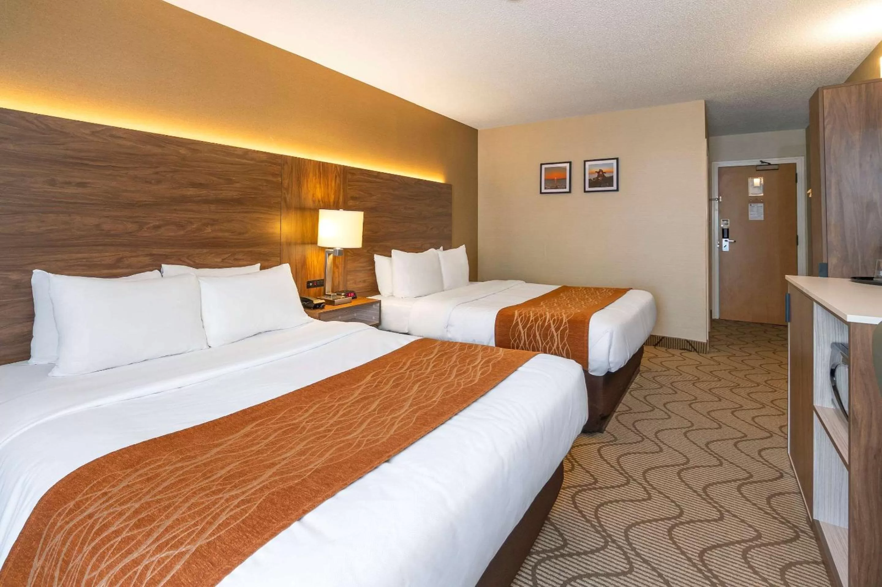 Bedroom, Bed in Comfort Inn Lakeshore