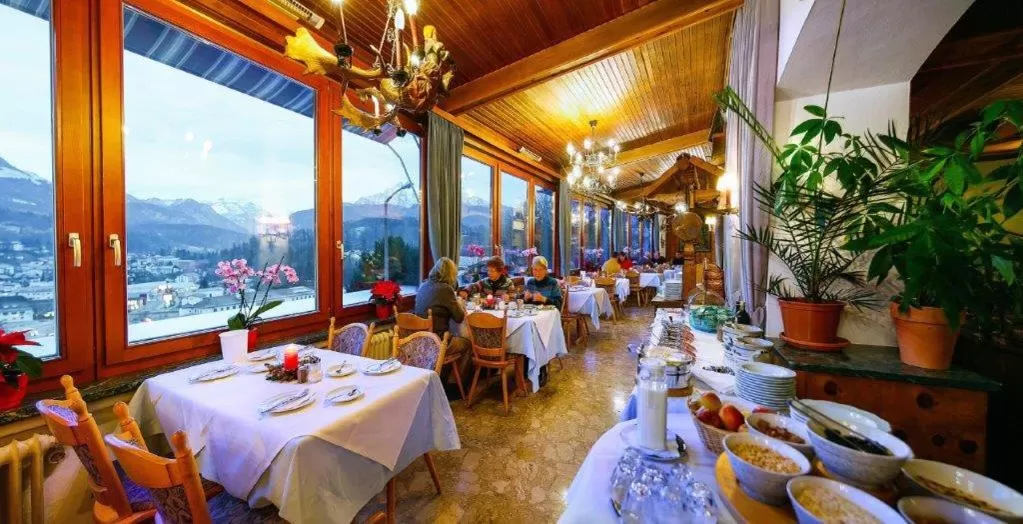 Restaurant/places to eat in Hotel Vier Jahreszeiten