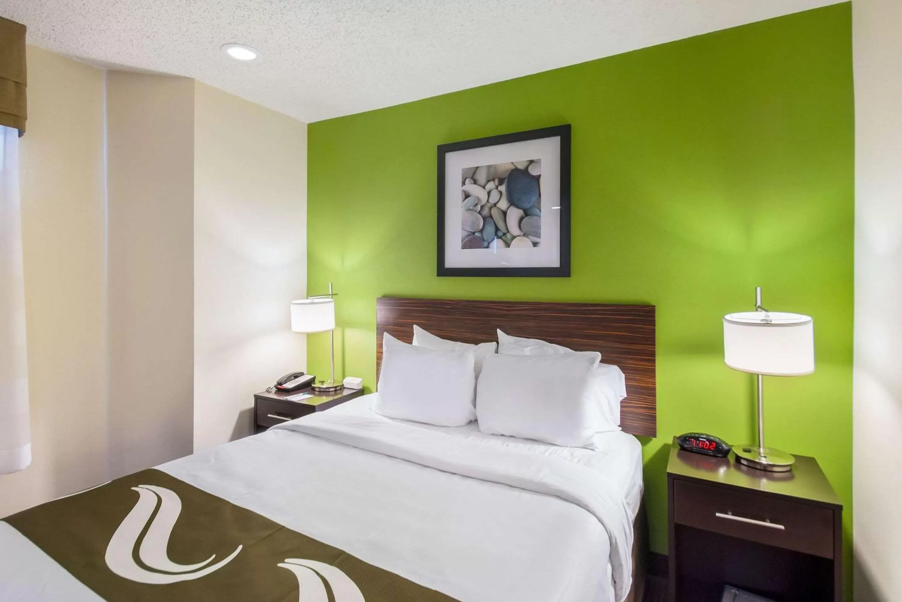 Photo of the whole room, Bed in Quality Inn Grasonville near Kent Island