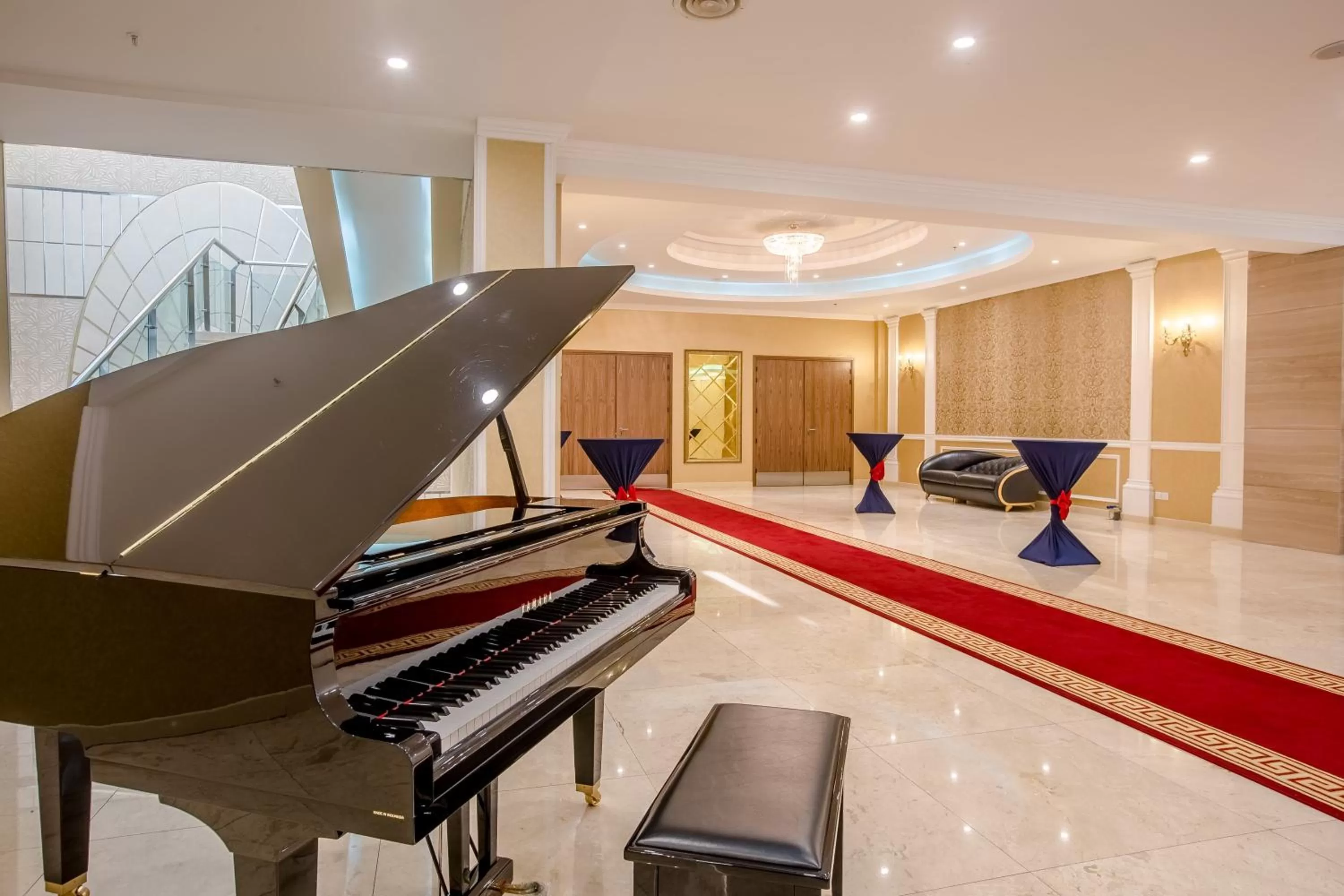 Lobby or reception in Holiday Inn Ulaanbaatar by IHG