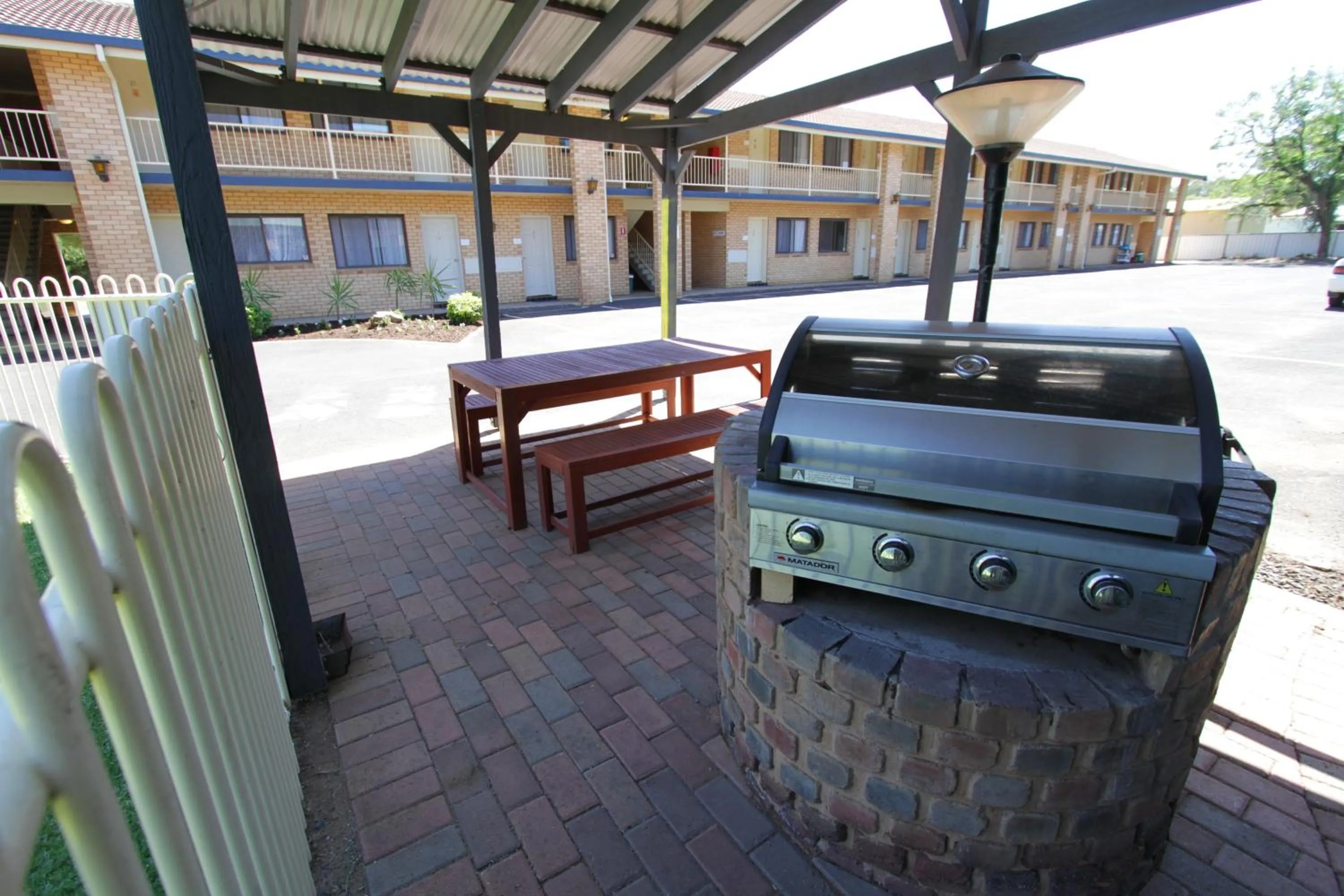 BBQ facilities in Atlas Motel