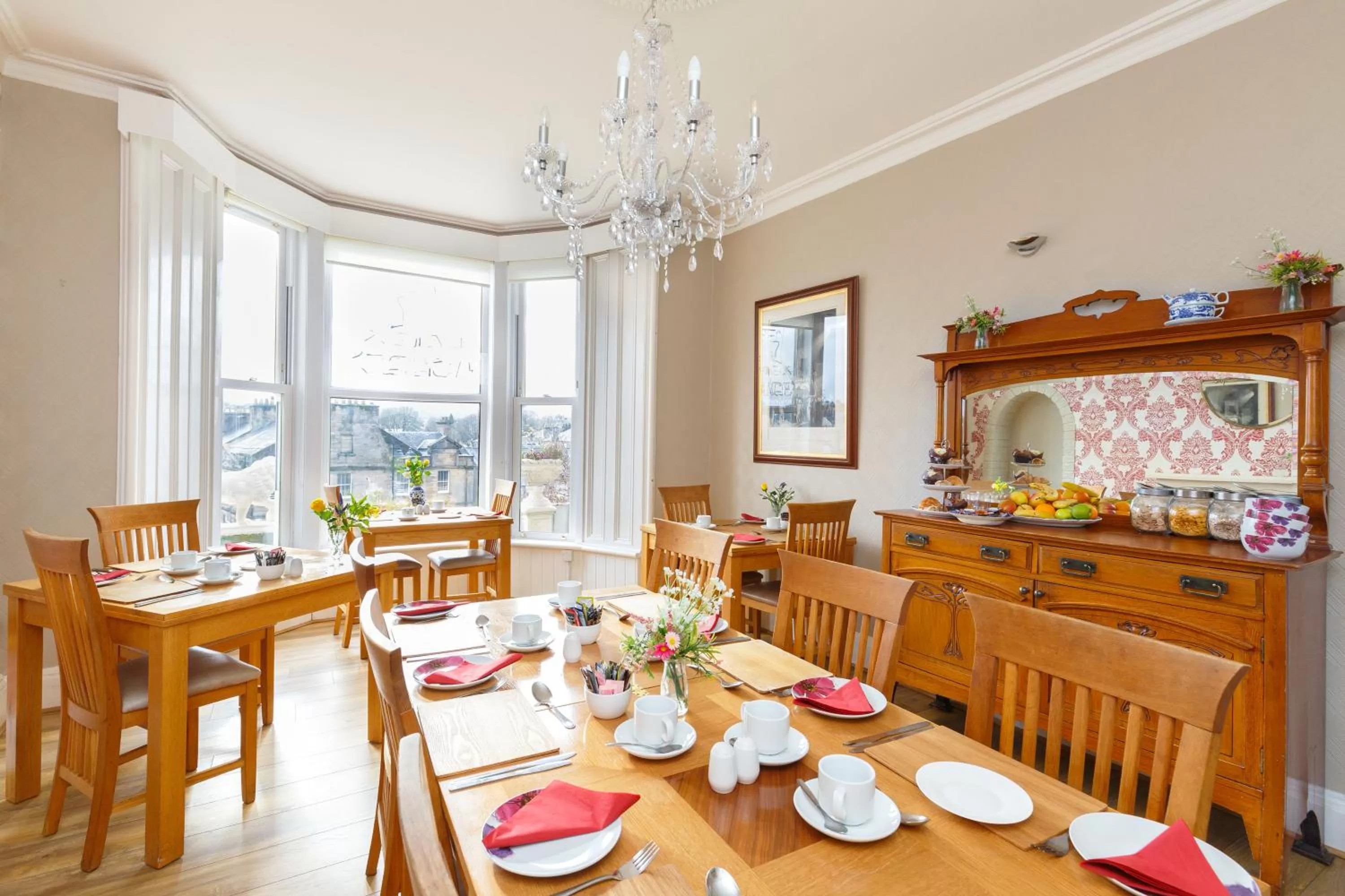 Restaurant/places to eat in Castle Walk Bed & Breakfast