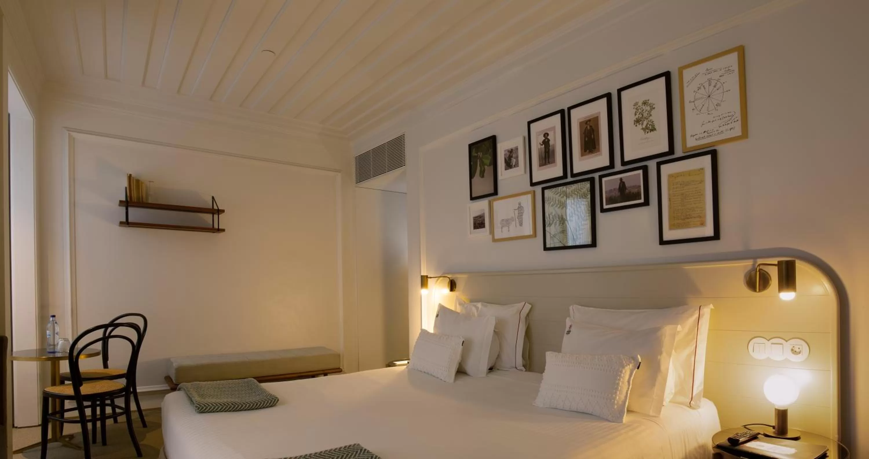 Decorative detail, Bed in Lisboa Pessoa Hotel