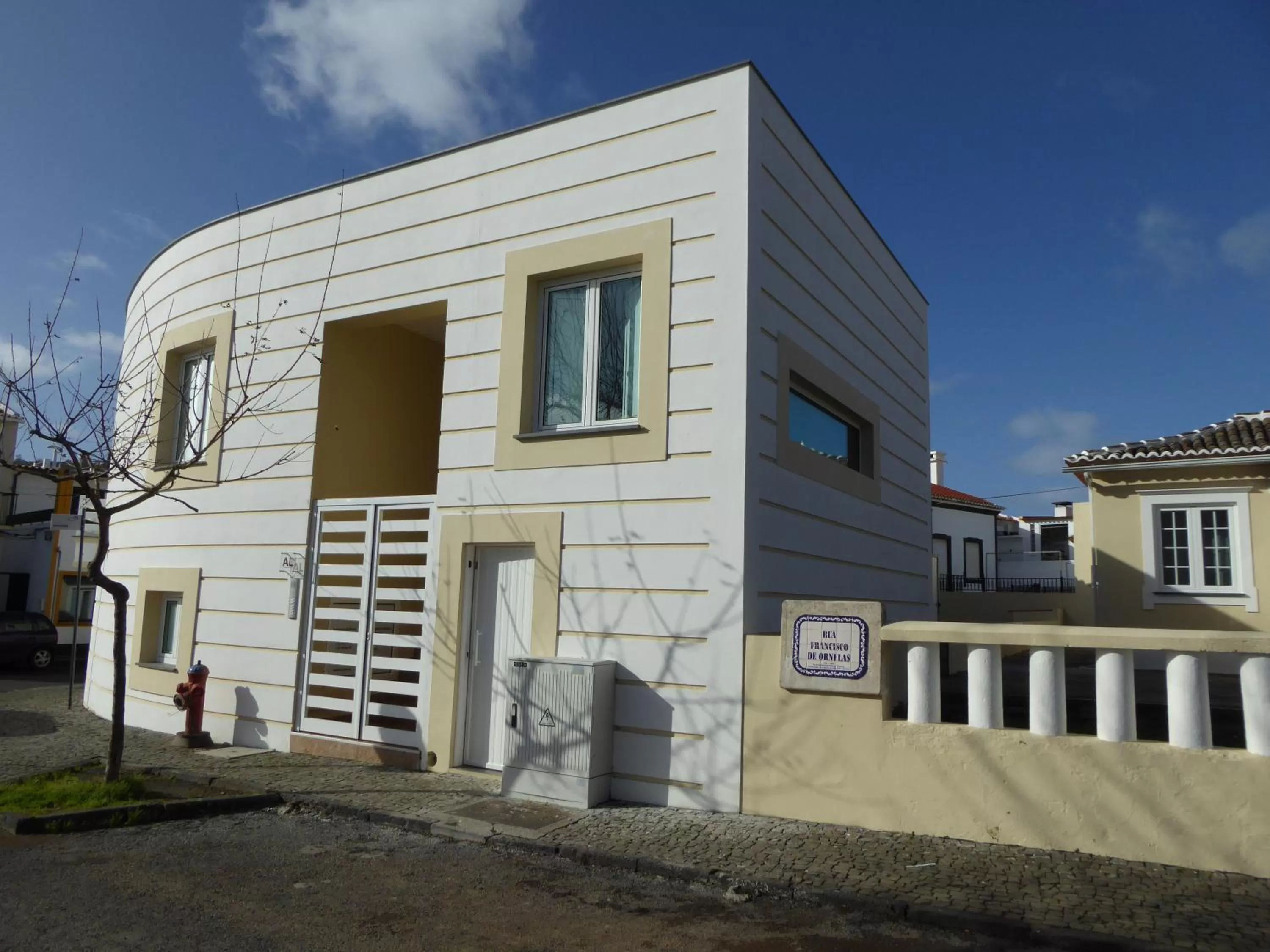 Facade/entrance, Property Building in Costa & Isaias Apartamentos