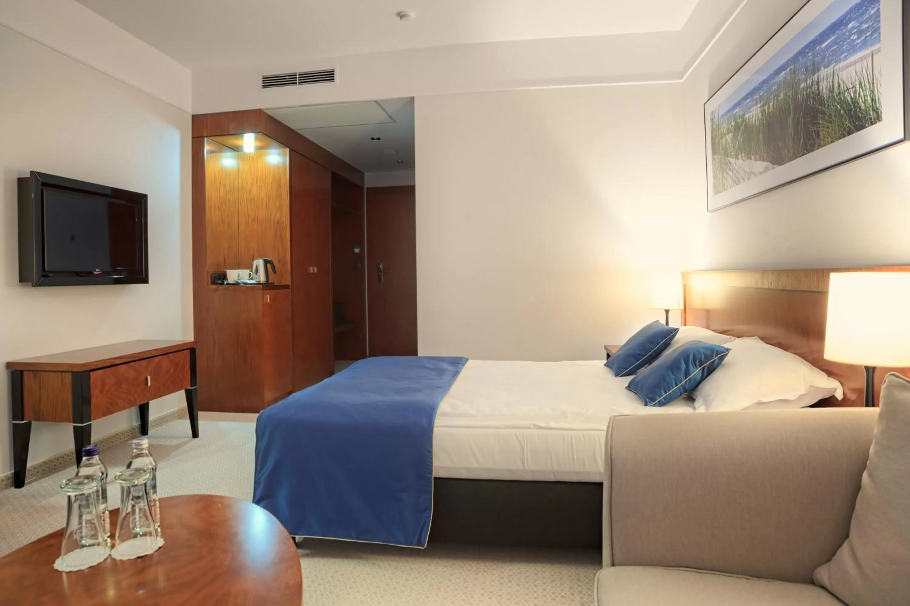 Photo of the whole room, Bed in Grand Lubicz Uzdrowisko Ustka