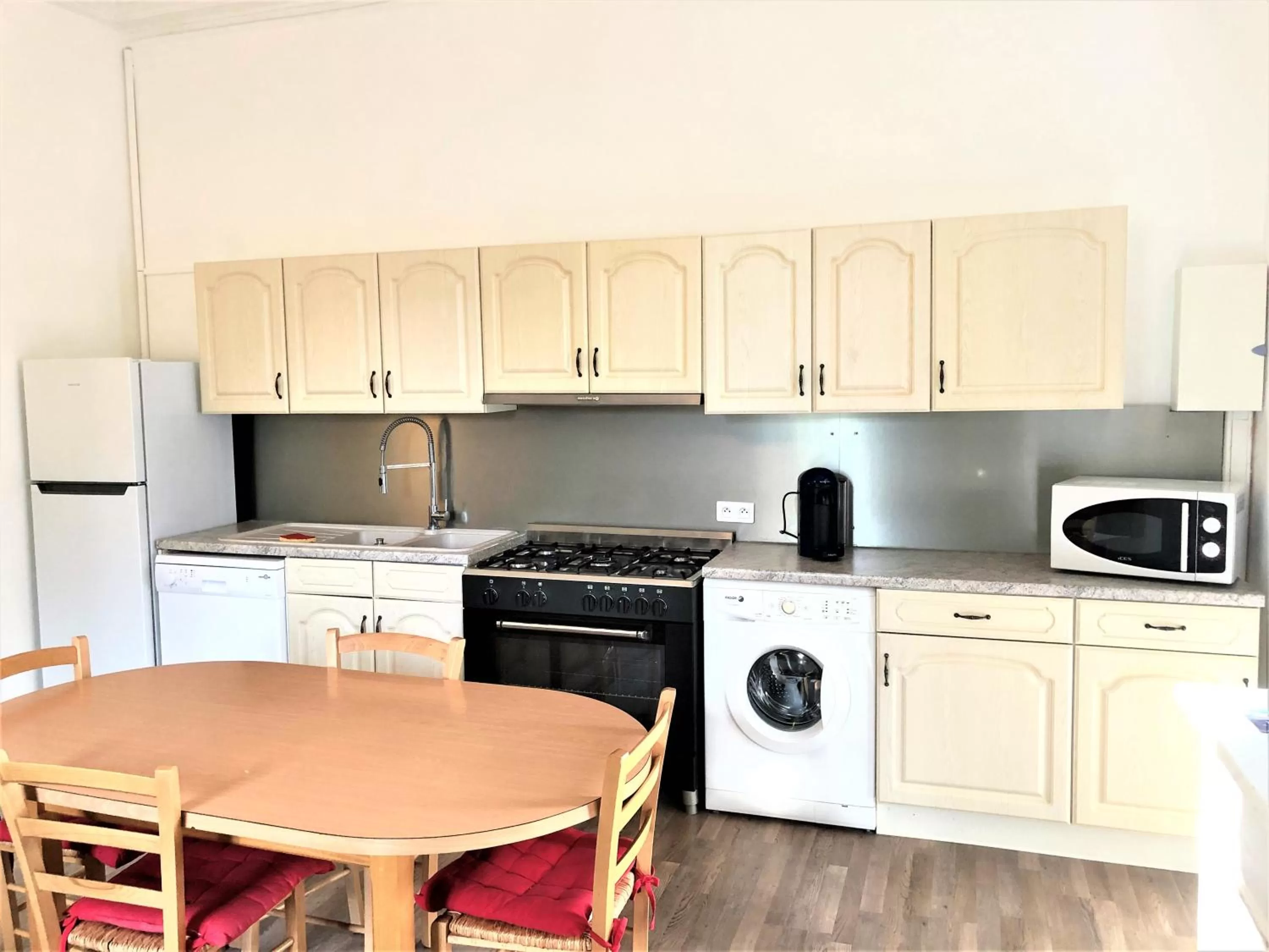 Kitchen or kitchenette in Domaine de l'Aufrene