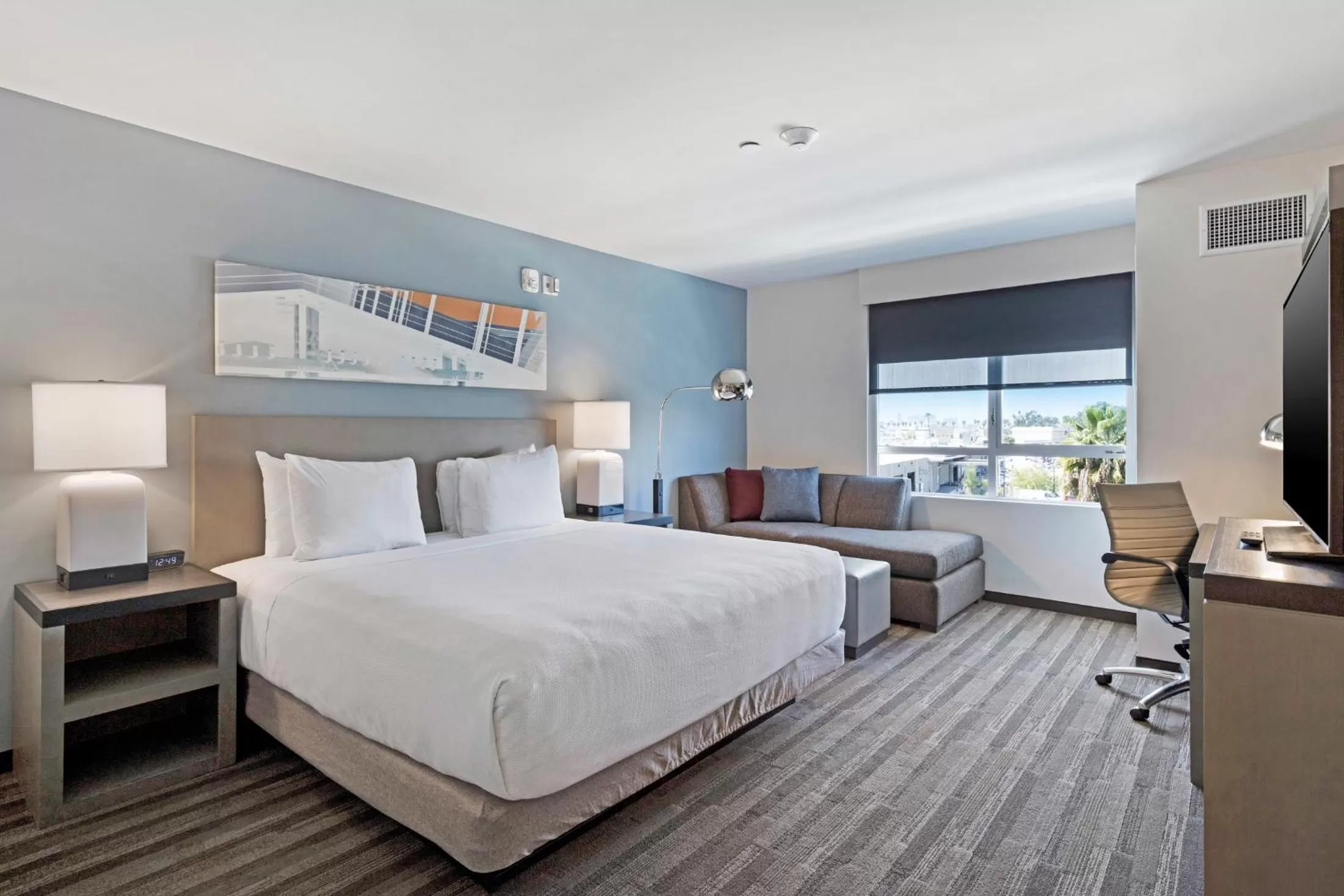 Bed in Hyatt House LA - University Medical Center