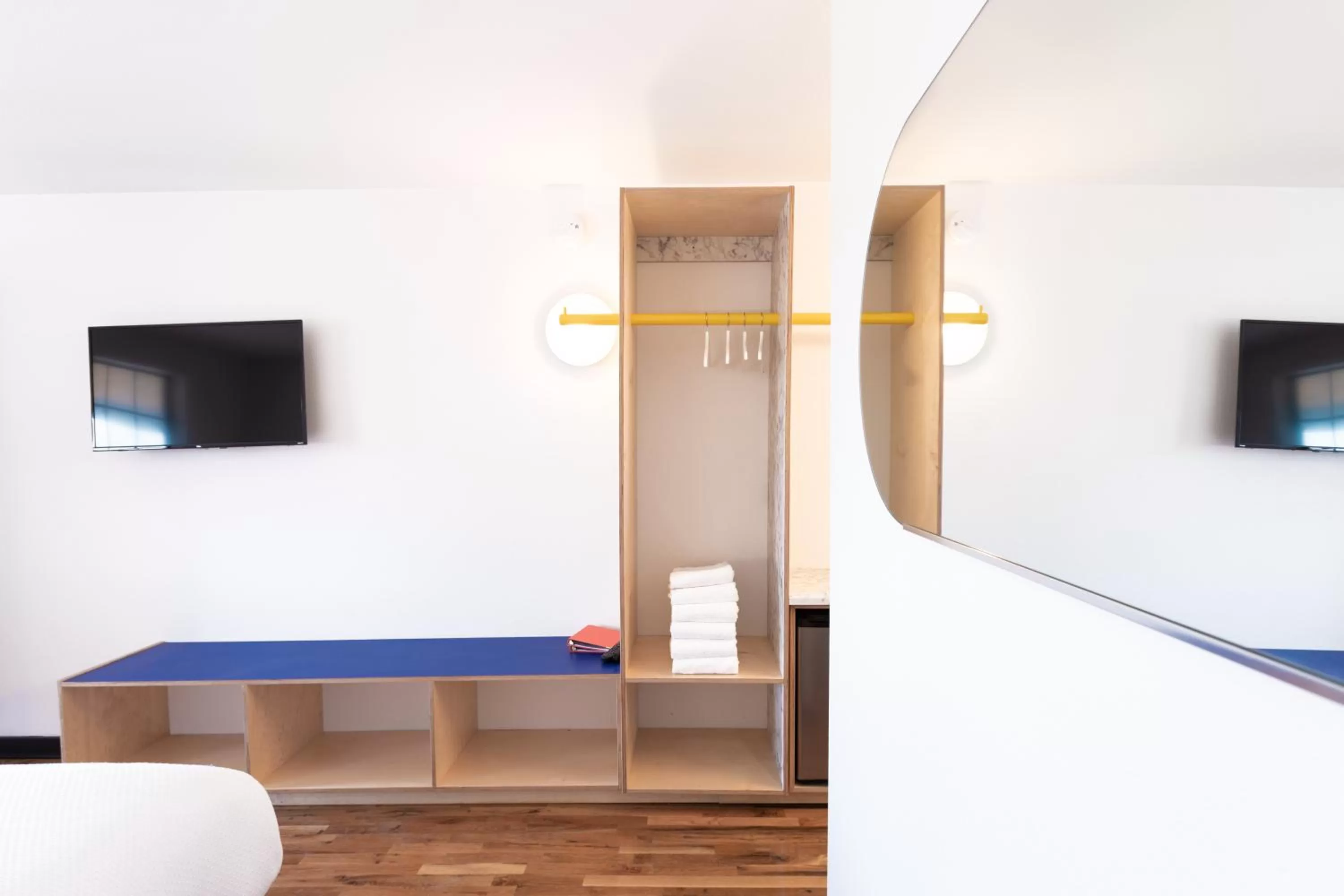 TV and multimedia, Bed in The Iris Motel