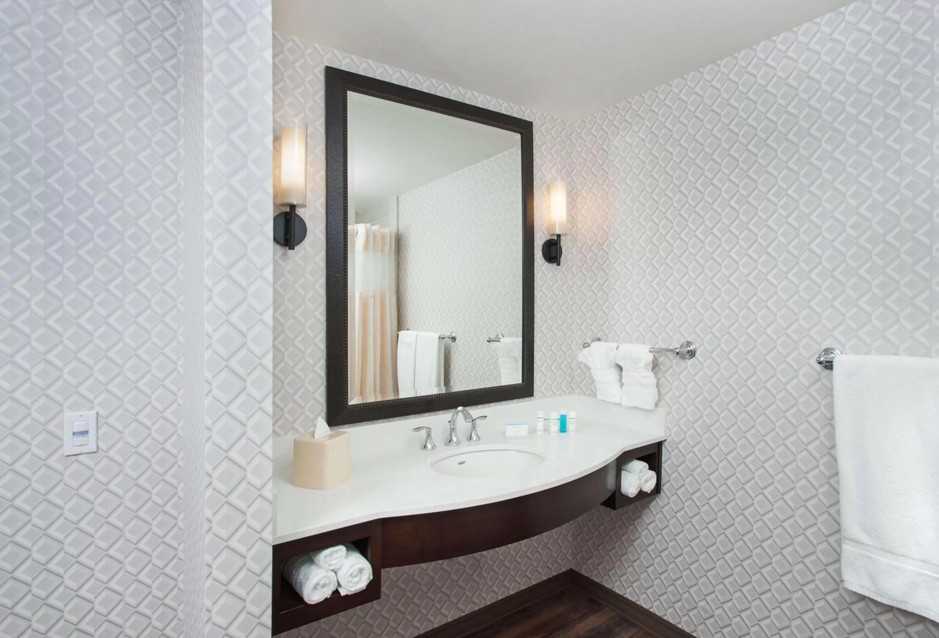 Bathroom in Hilton Garden Inn Burbank Los Angeles