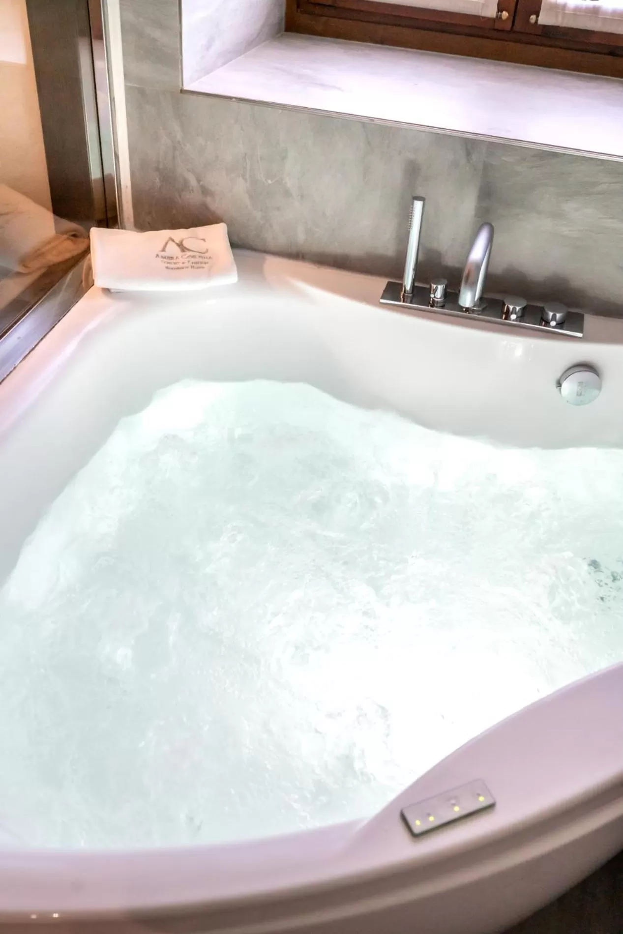 Hot Tub in Ambra Cortina Luxury&Fashion Hotel