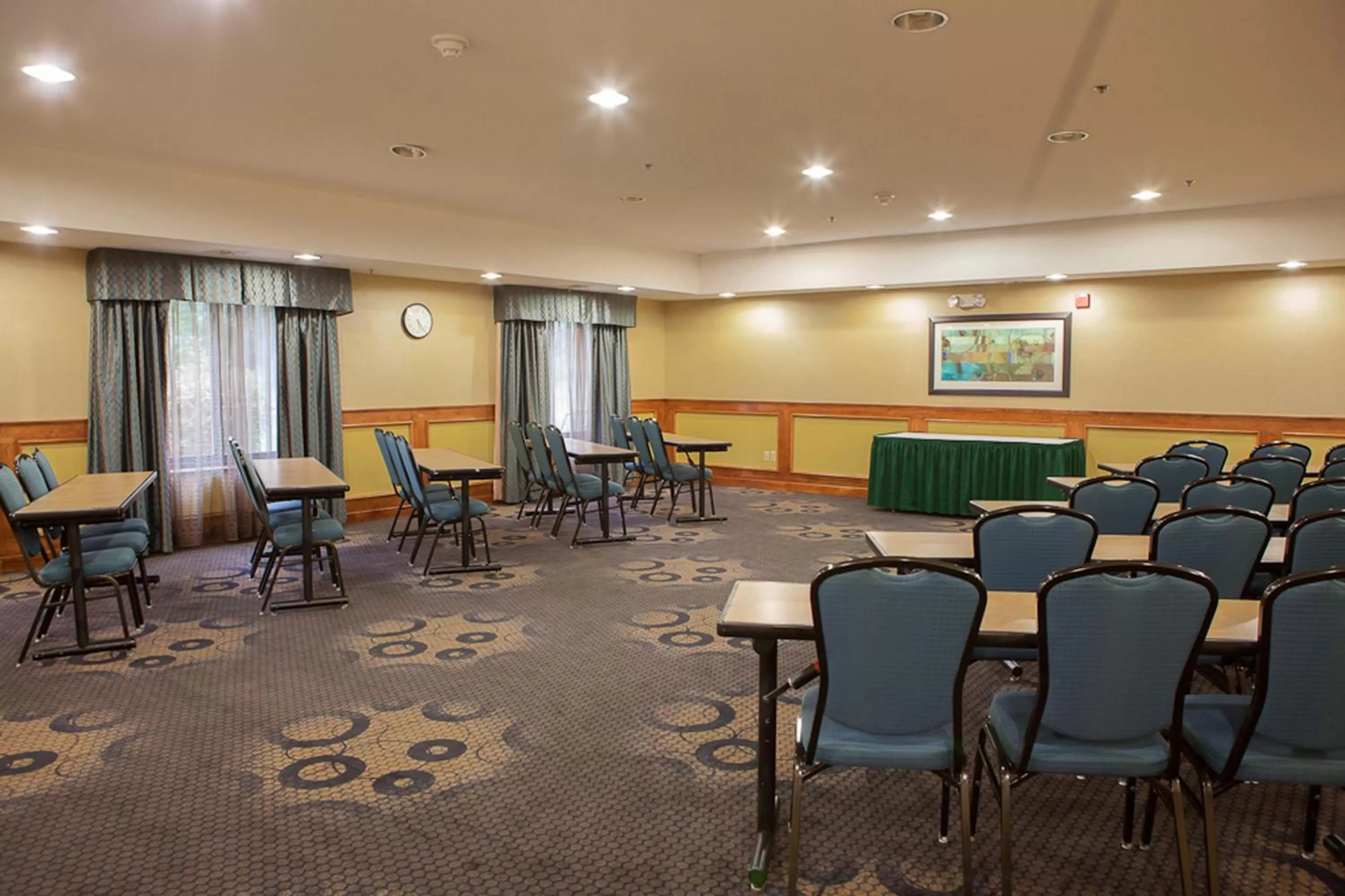 Meeting/conference room in Holiday Inn Express Hotel & Suites Canton by IHG
