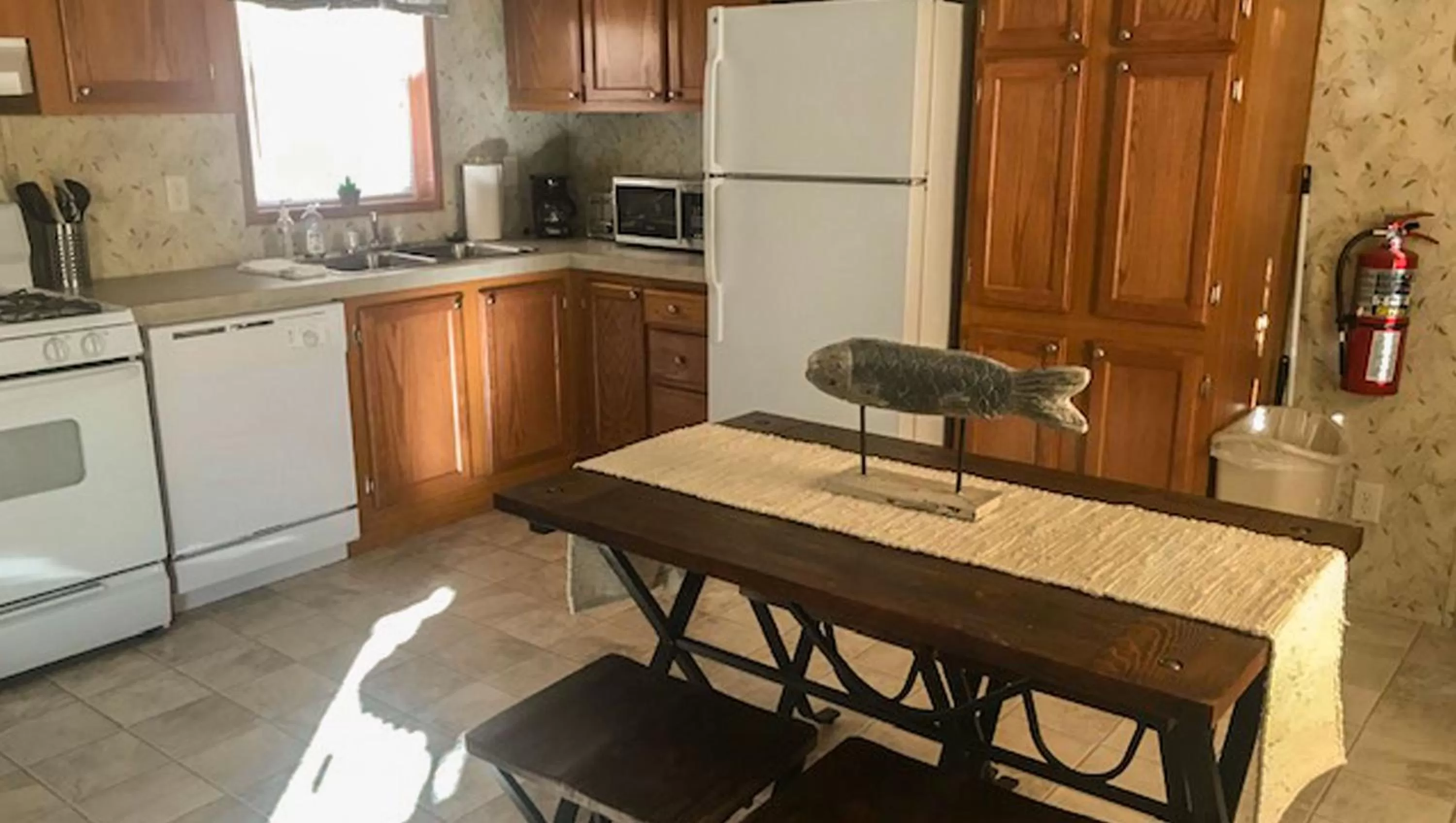 Kitchen or kitchenette in Ticaboo Lodge