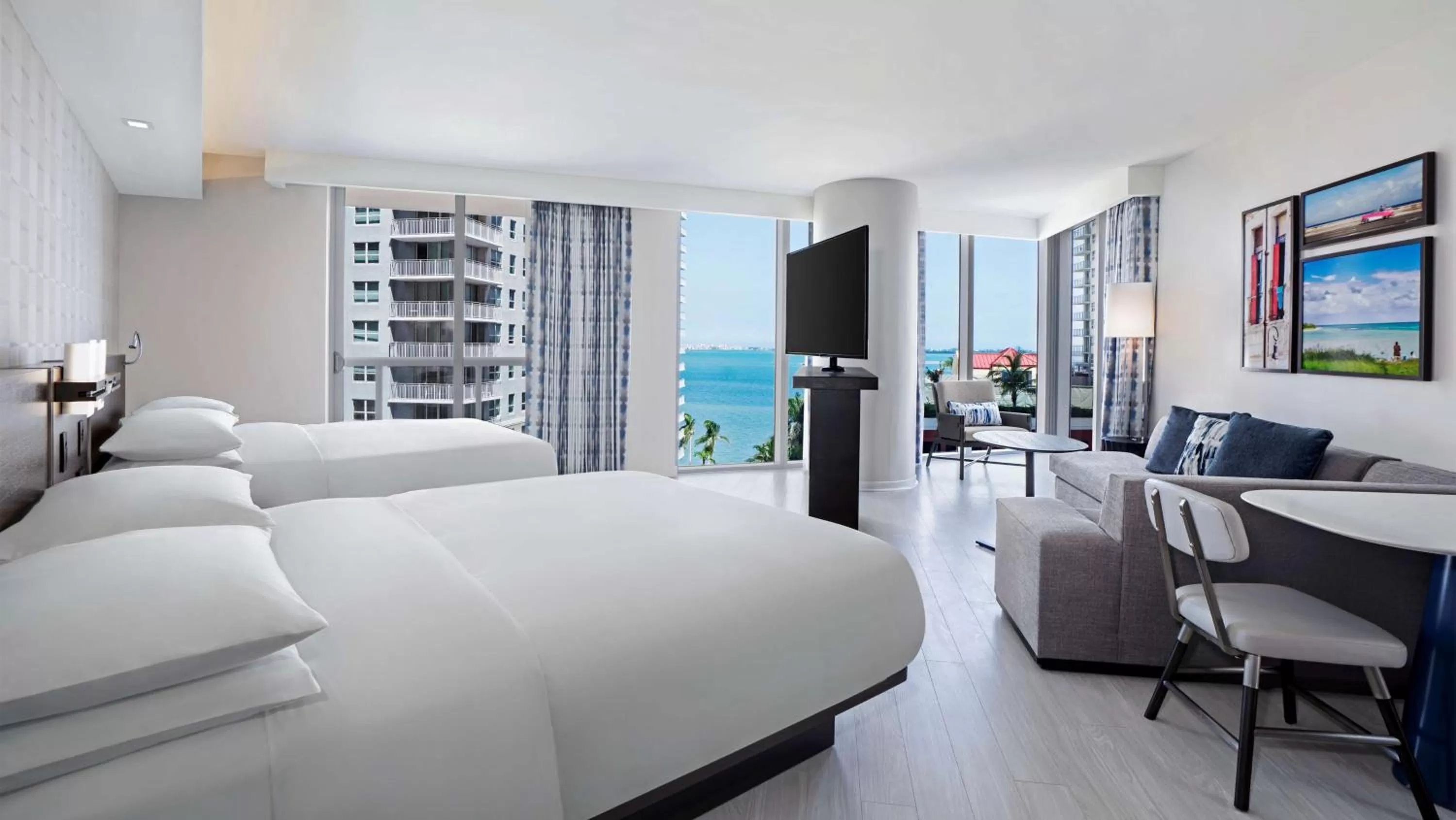 Photo of the whole room, Bed in Hyatt Centric Brickell Miami