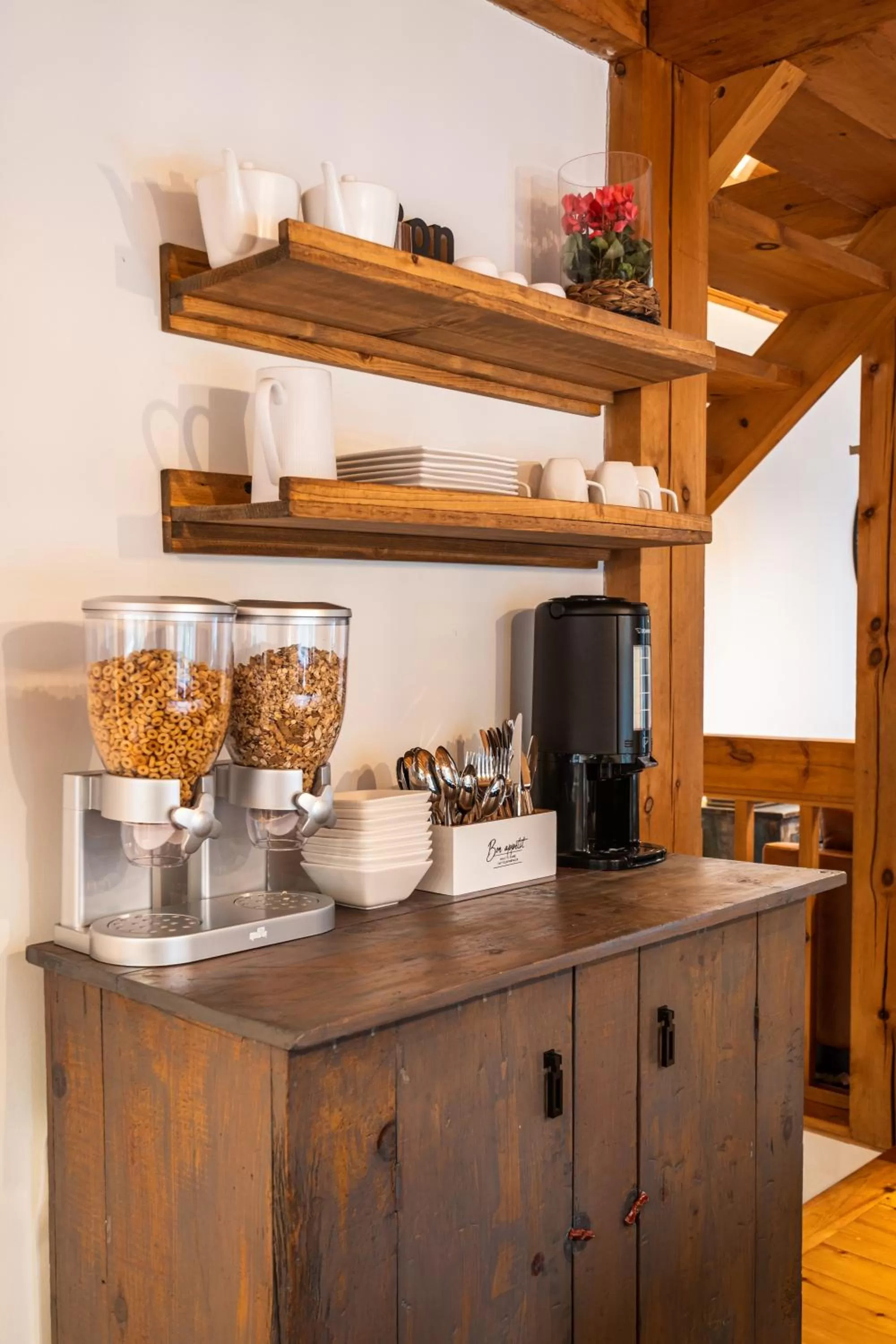 Food and drinks in Maison Napoléon B&B