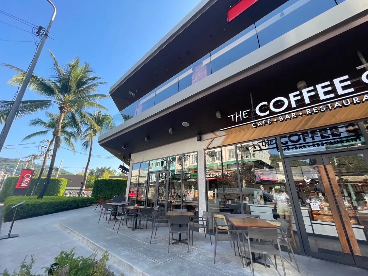 Restaurant/places to eat in The Blue Pearl Kata Hotel