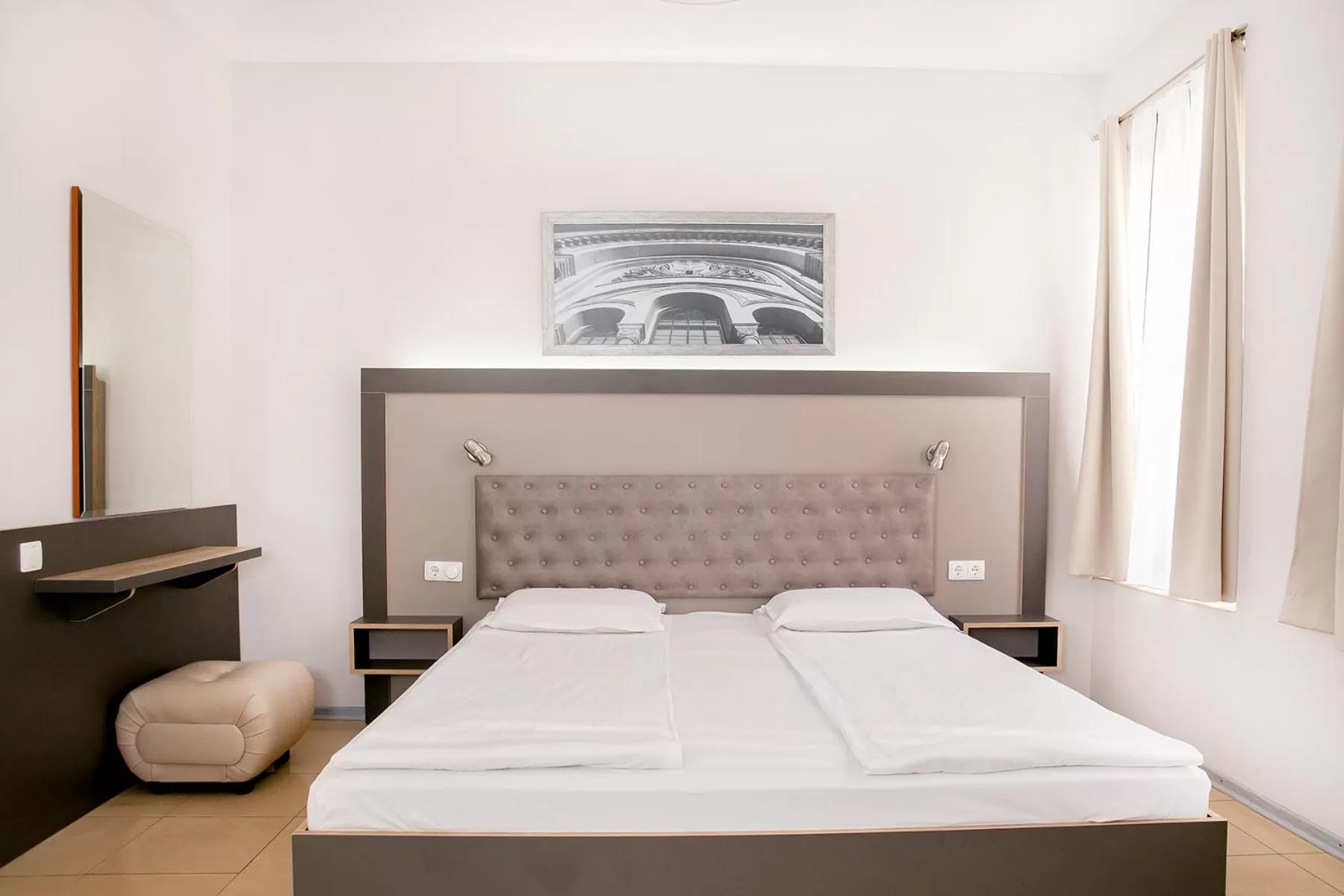 Seating area, Bed in Hotel Niky