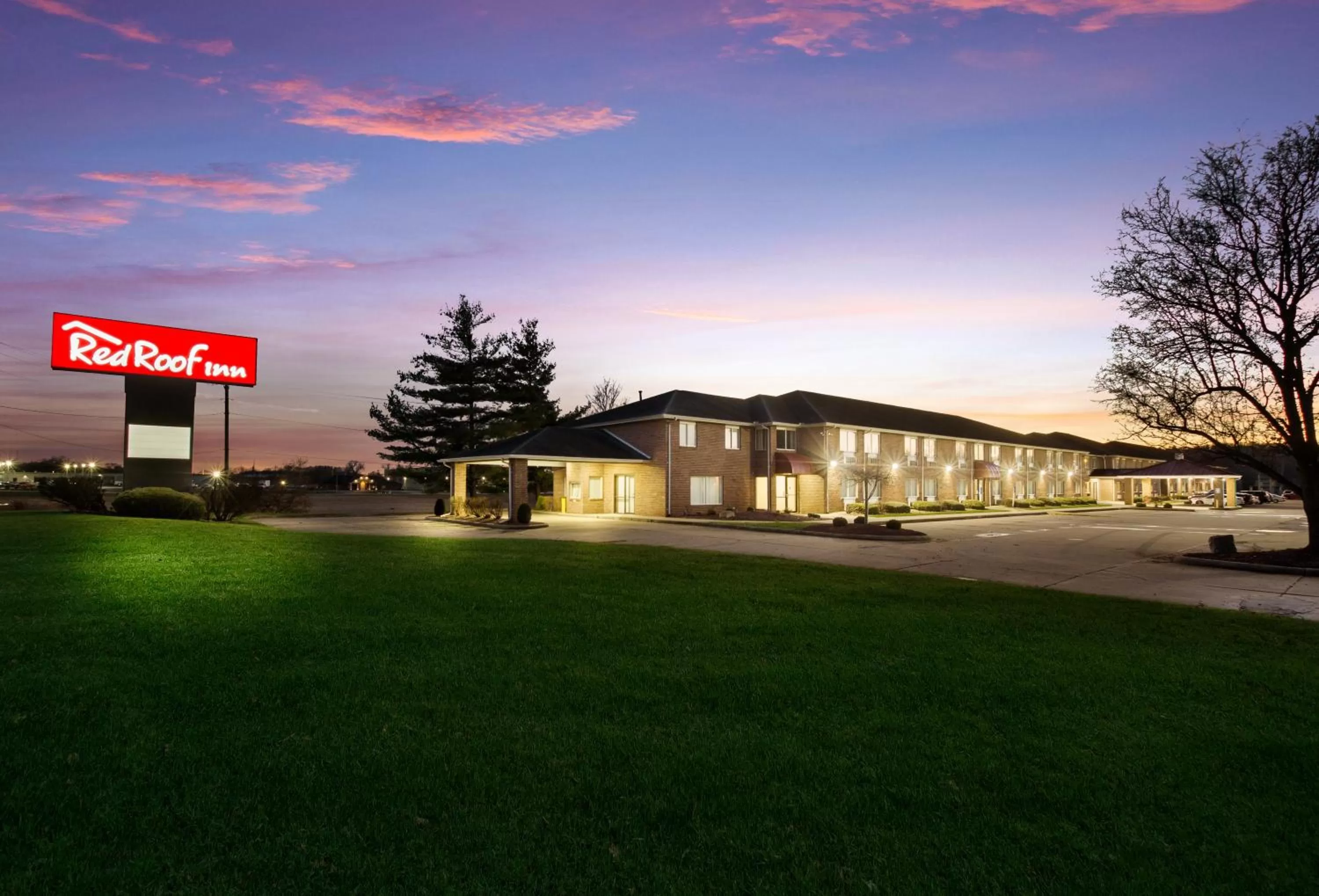 Property building in Red Roof Inn Lawrenceburg