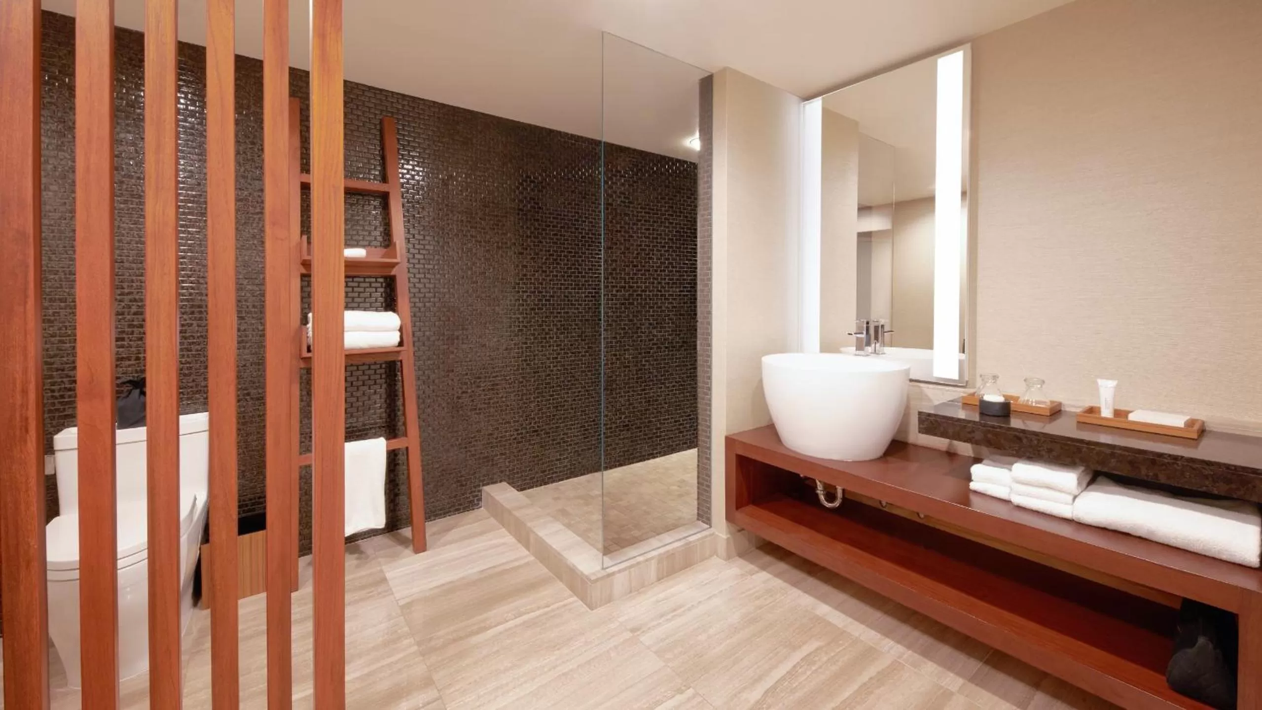 Bathroom, Bed in Nobu Las Vegas, A Caesars Destination
