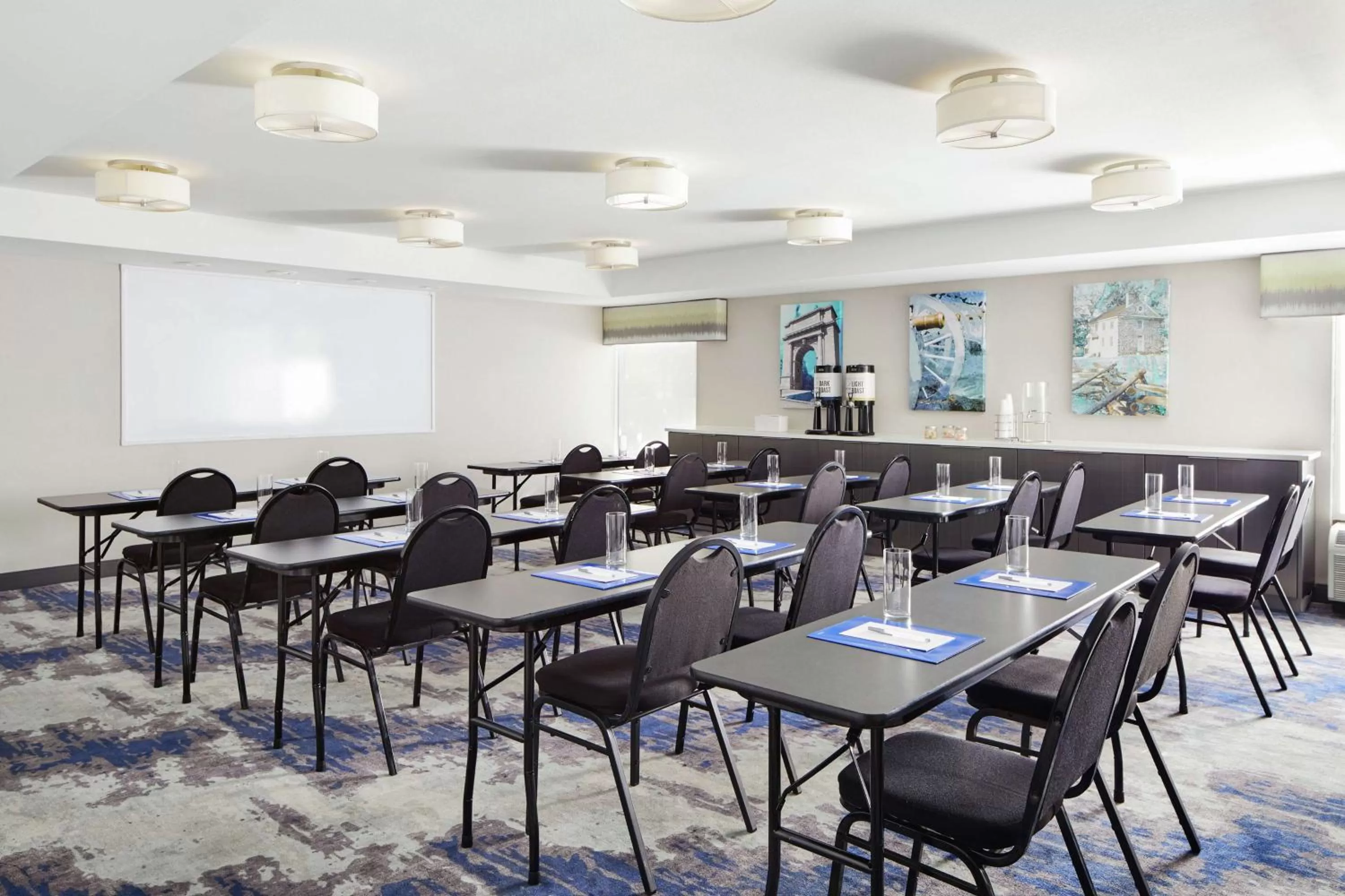 Meeting/conference room in Hampton Inn Philadelphia/King of Prussia - Valley Forge