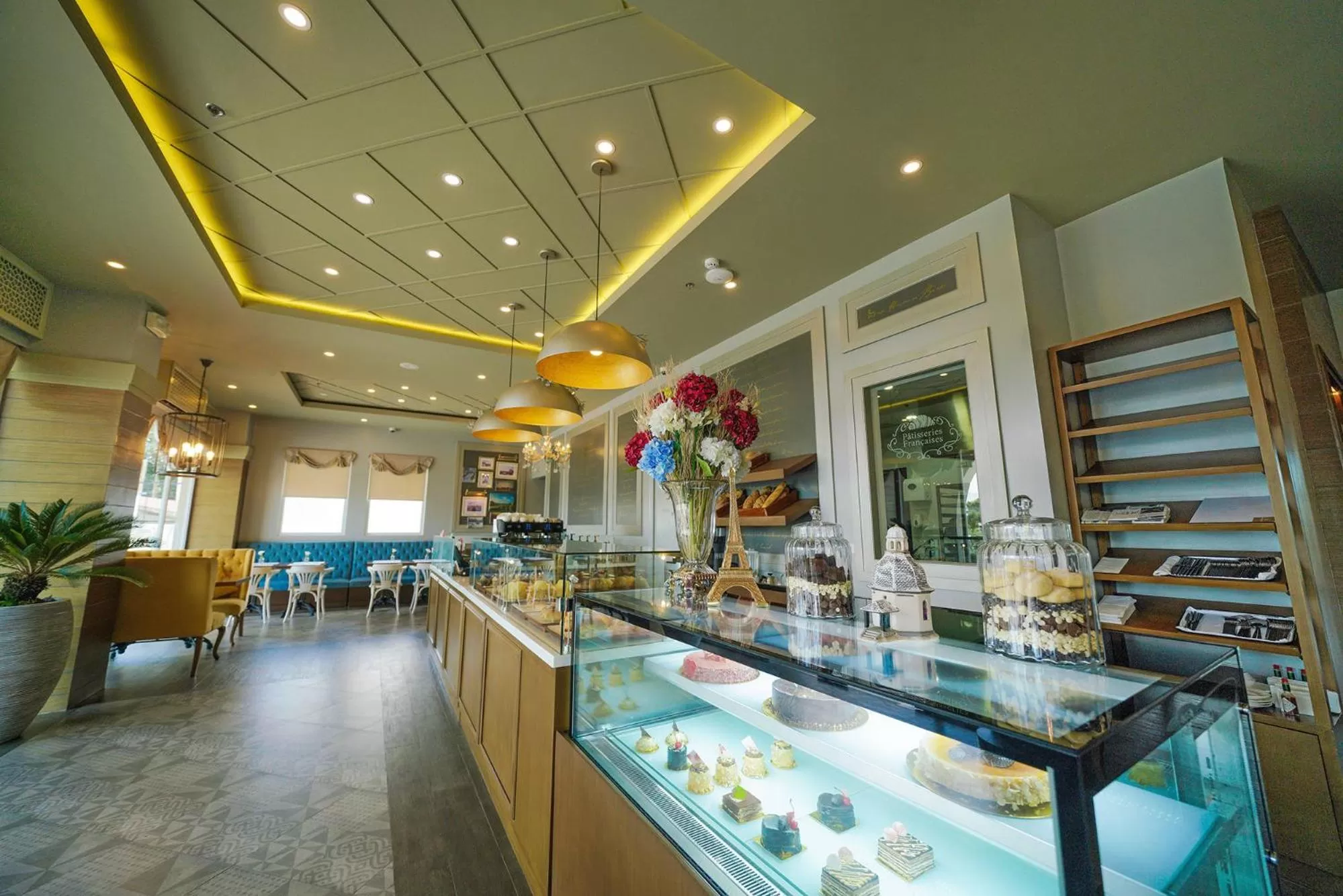 Restaurant/places to eat in Hotel Carlito Tagaytay