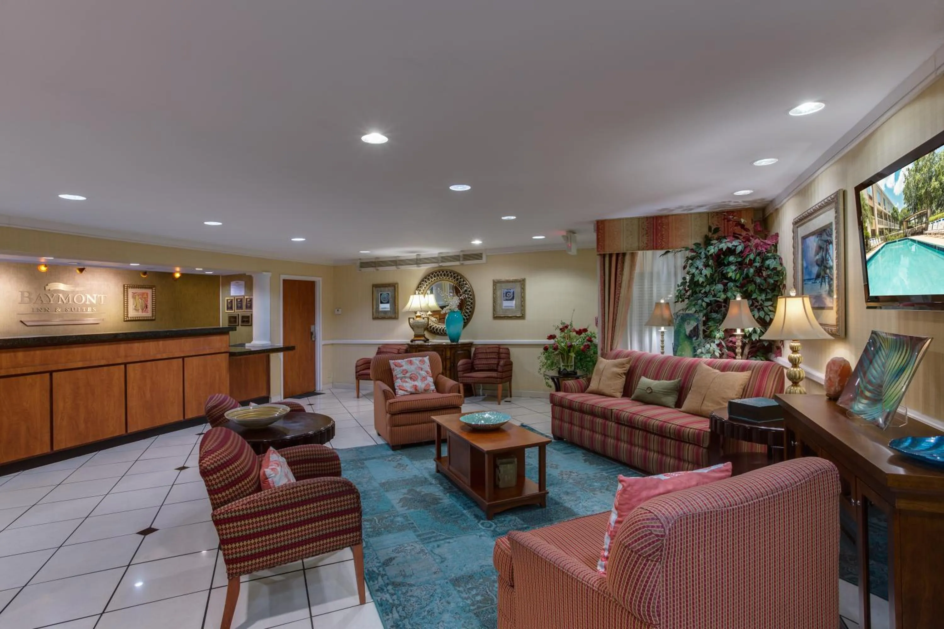 Lobby or reception in Baymont By Wyndham Gainesville I-75