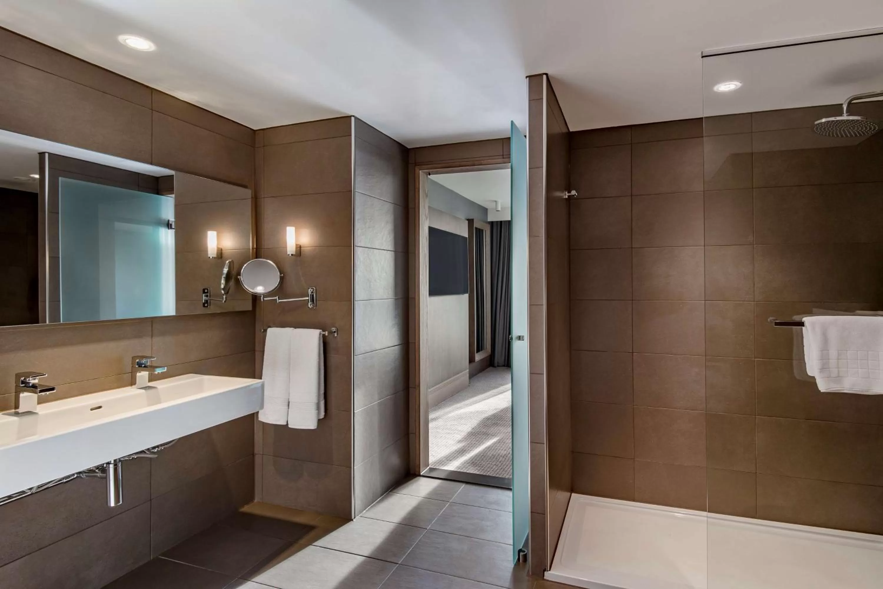 Bathroom in Radisson Blu Manchester Airport