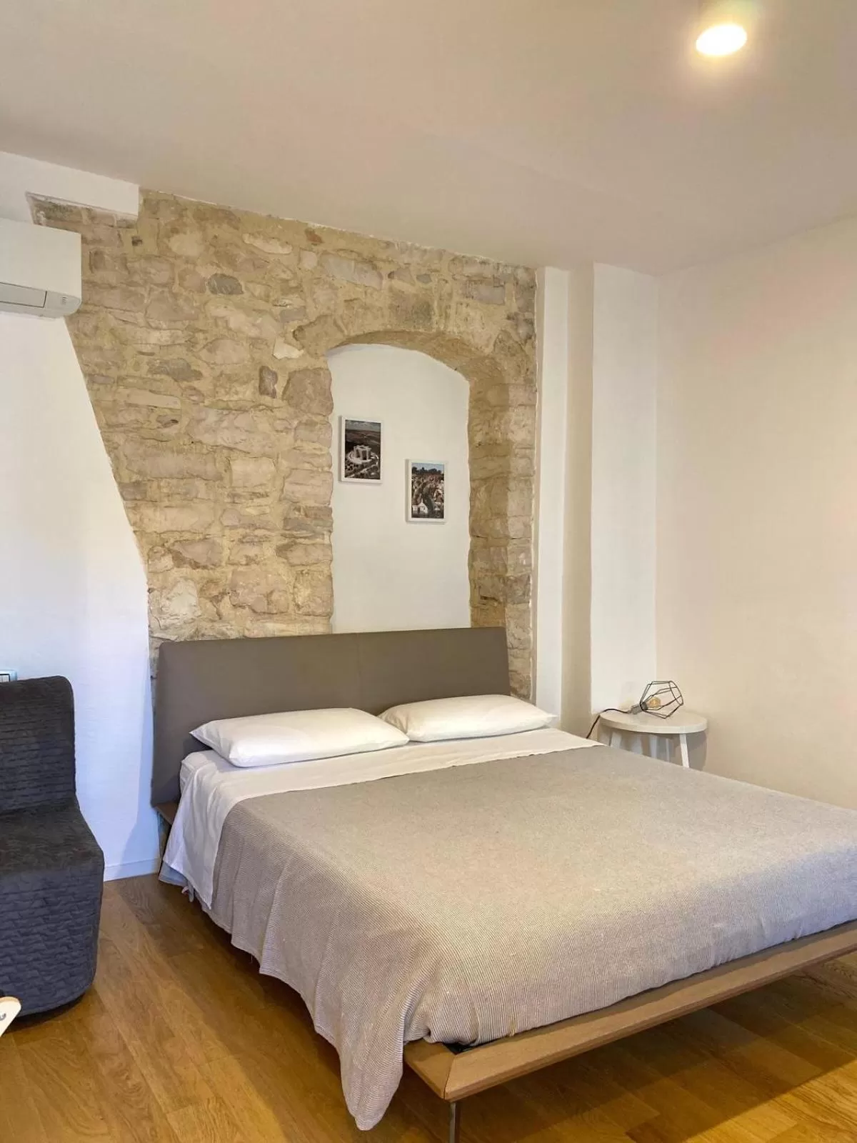 Bed in Altrelli Rooms