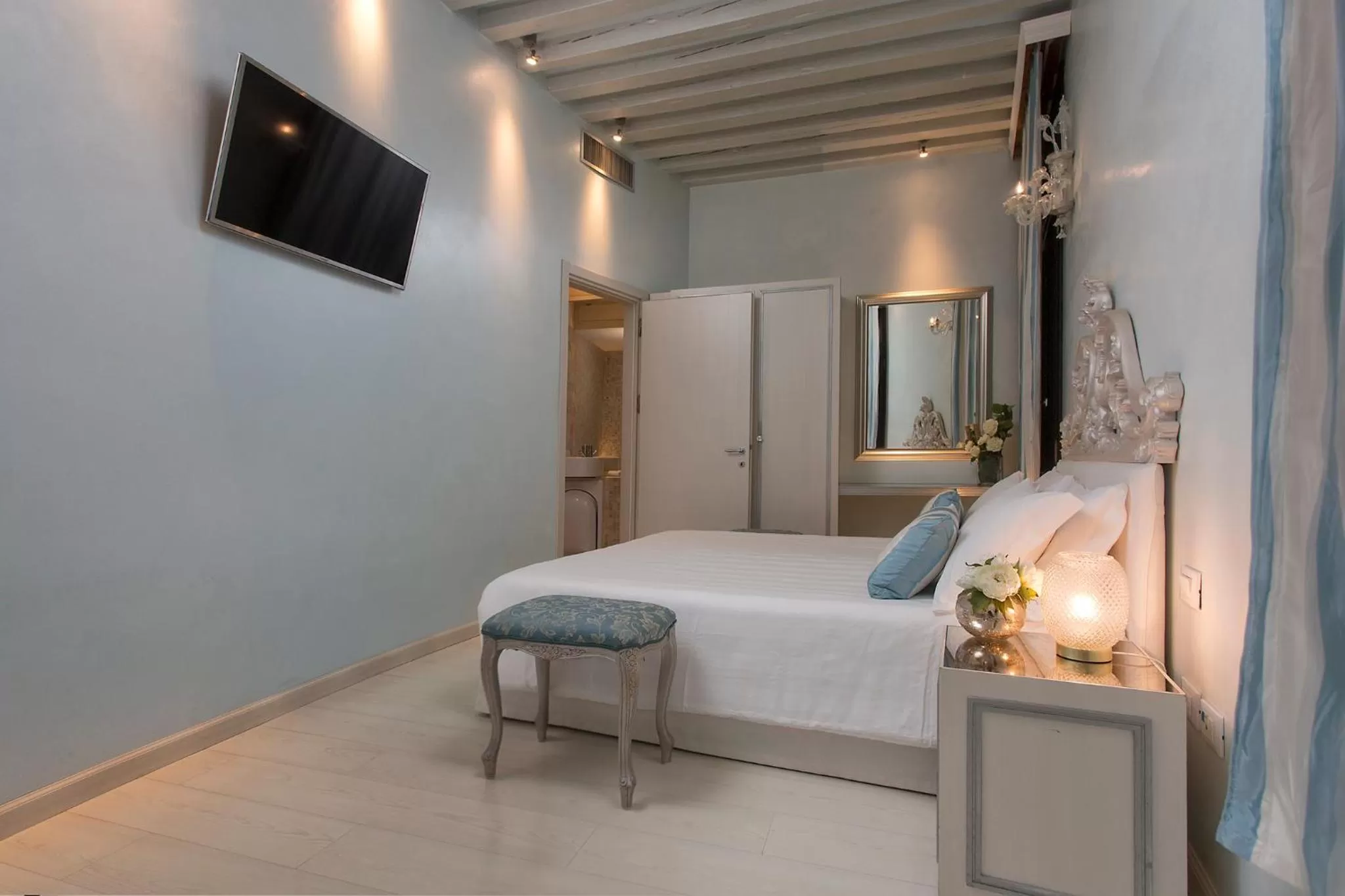 Bed in Relais Venezia