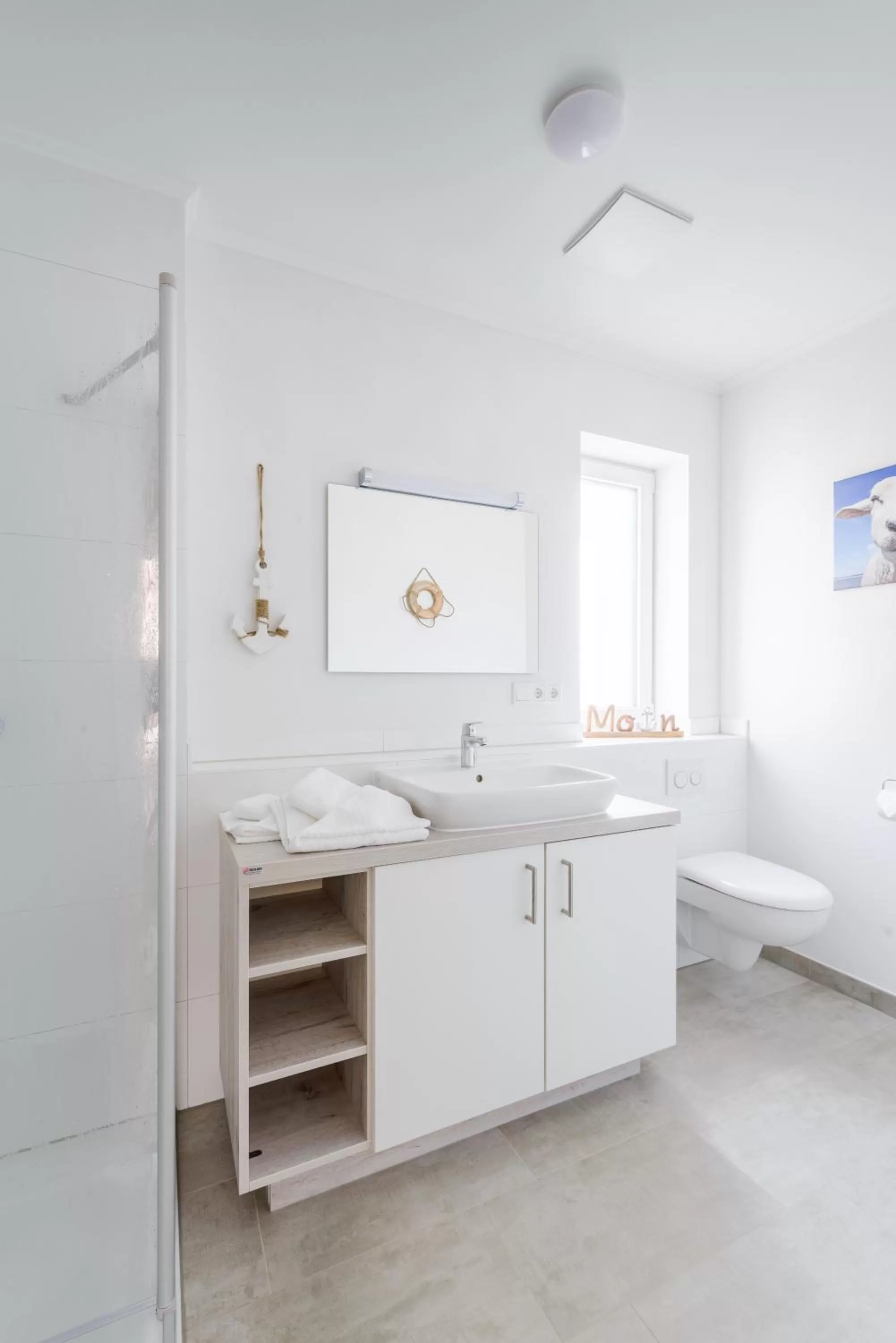 Bathroom in Nordsee-Hotel Hinrichsen