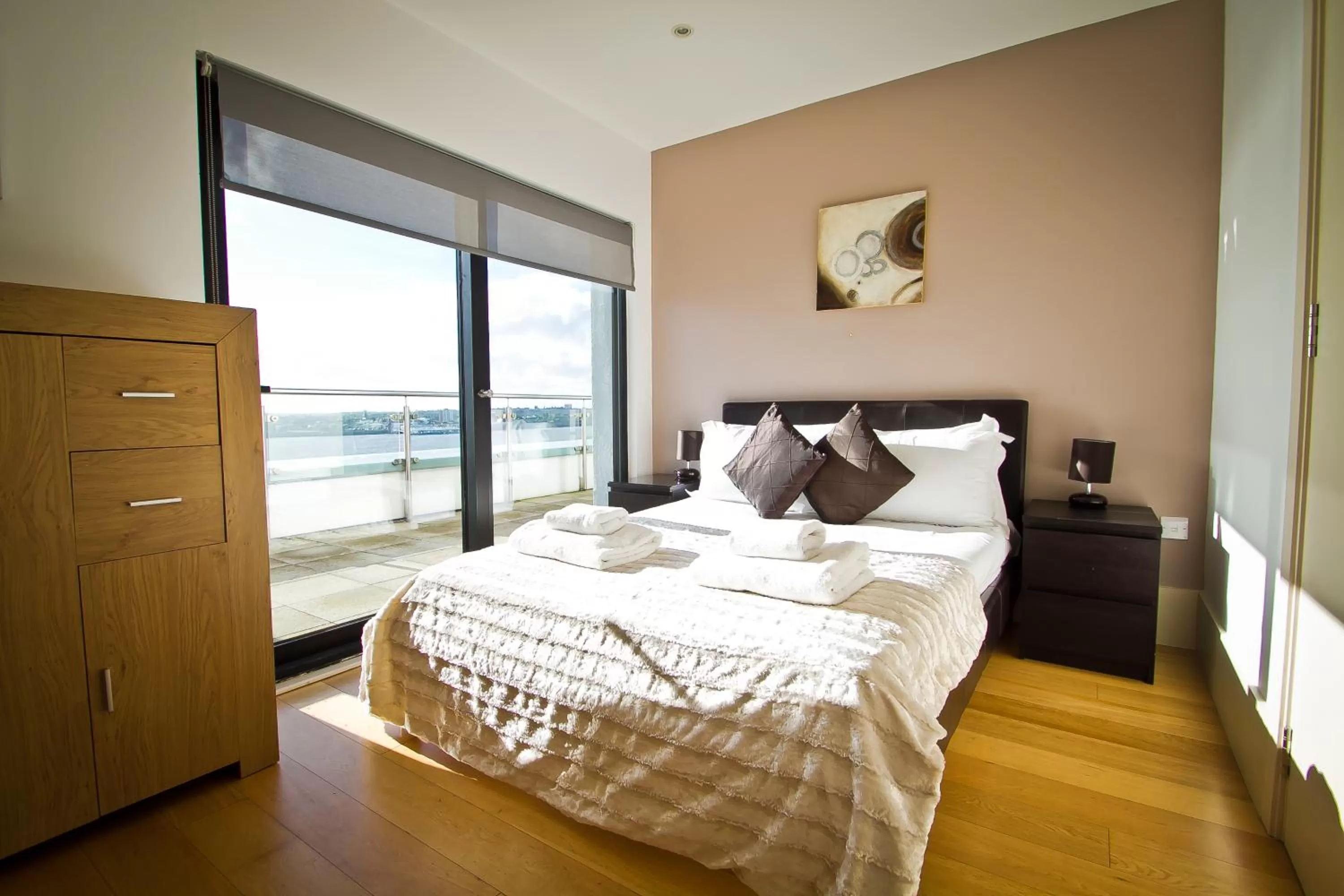 Bed in Merchant Quarters Apartments