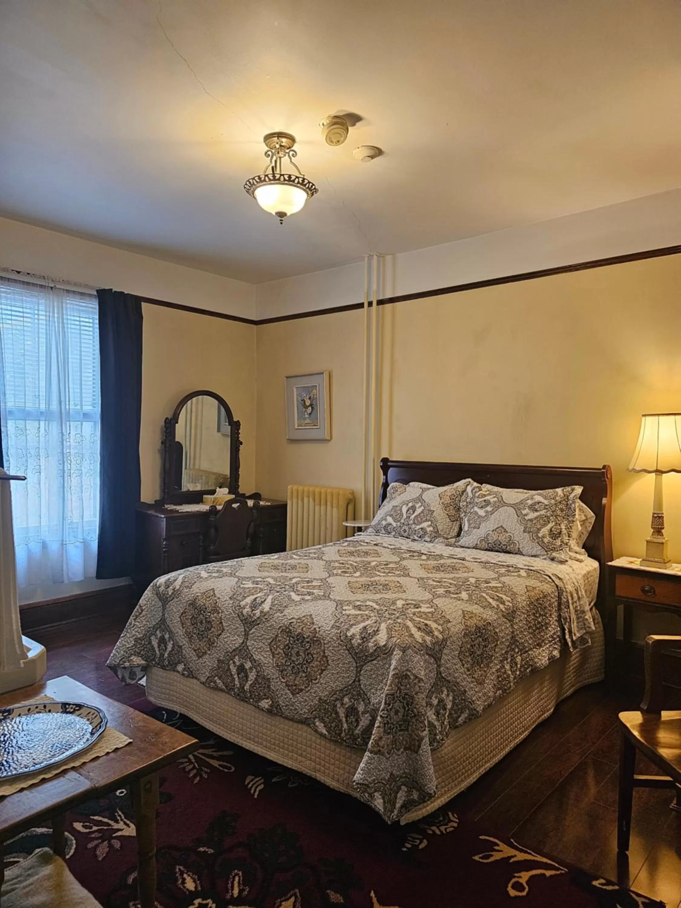 Deluxe Suite in Royal Hotel