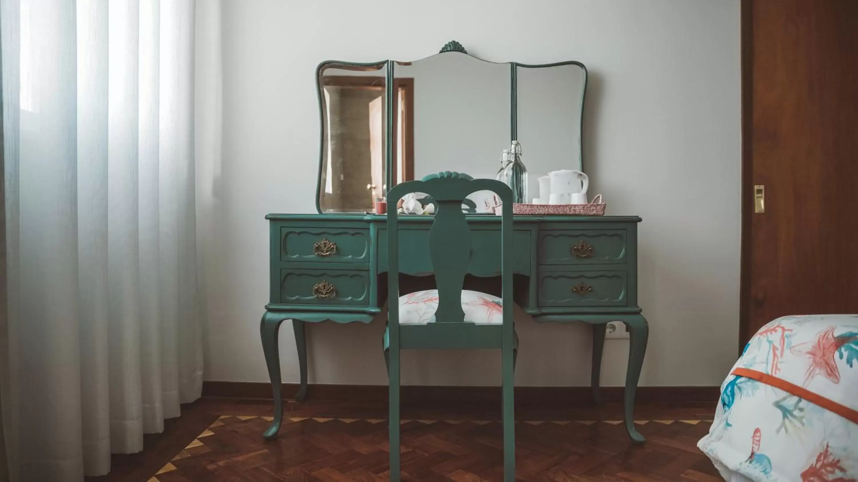 Twin Room with Pool View in Vila Milreu Guest House Twin Room with Pool View in Vila Milreu Guest House