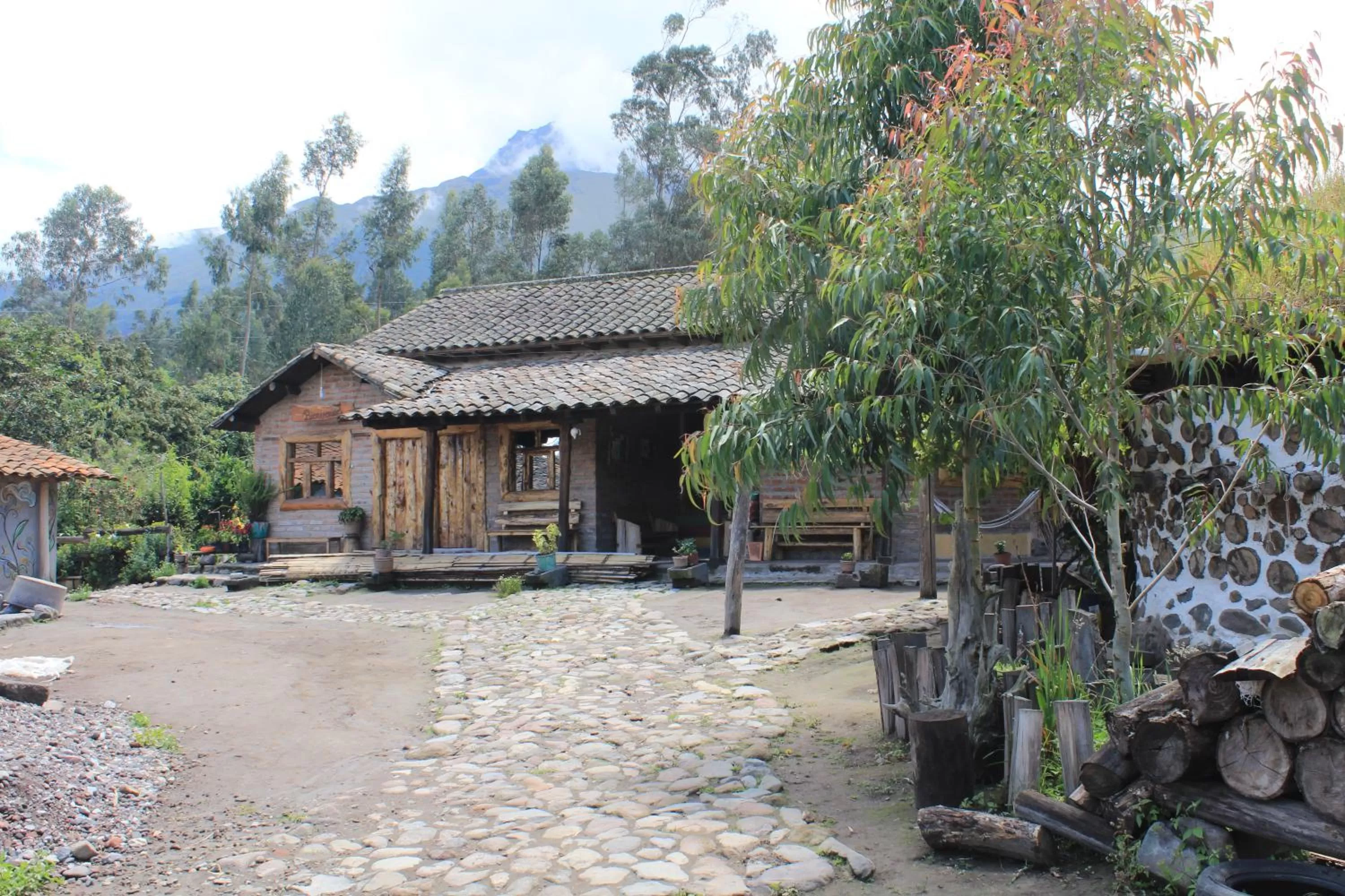 Facade/entrance, Property Building in El Tio Hostal
