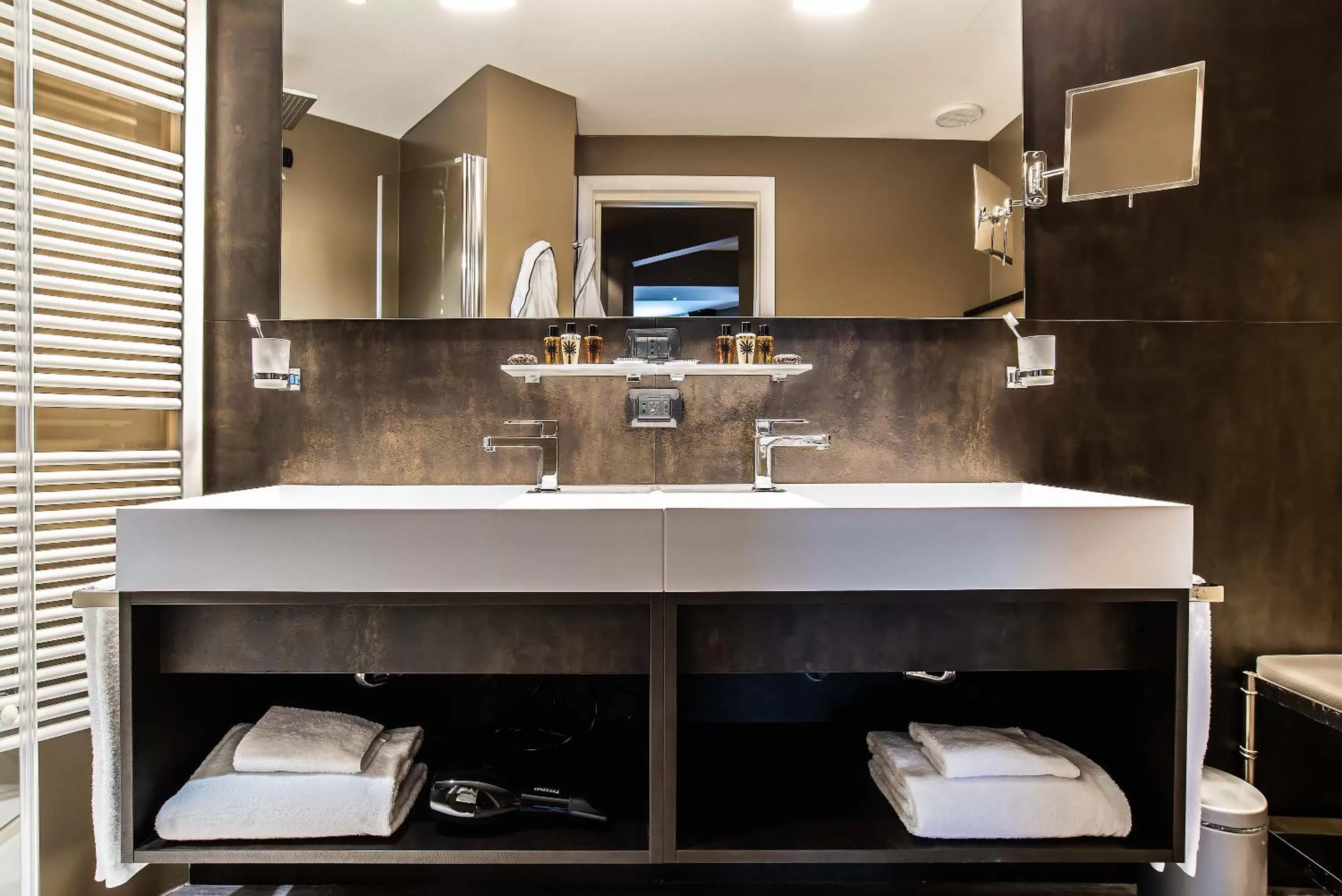 Bathroom in Maranello Palace