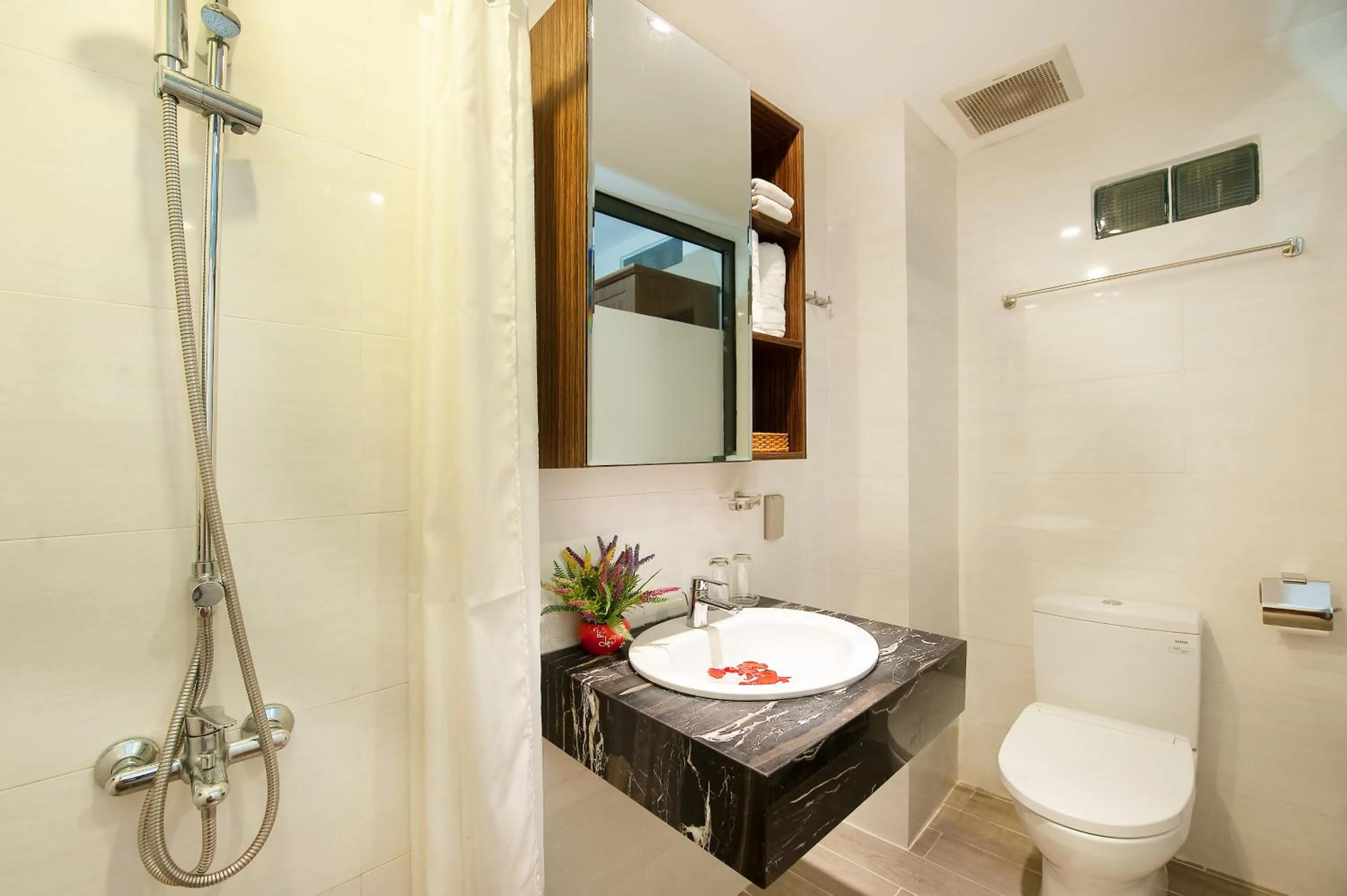 Shower in Saigonciti Hotel