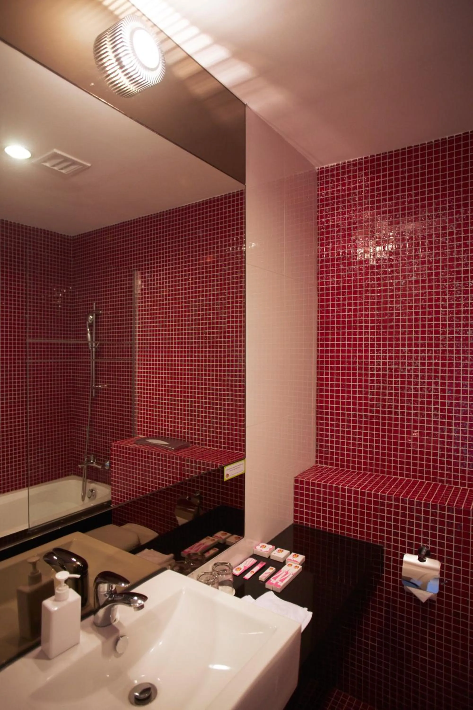 Bathroom in Hotel Re! @ Pearl's Hill