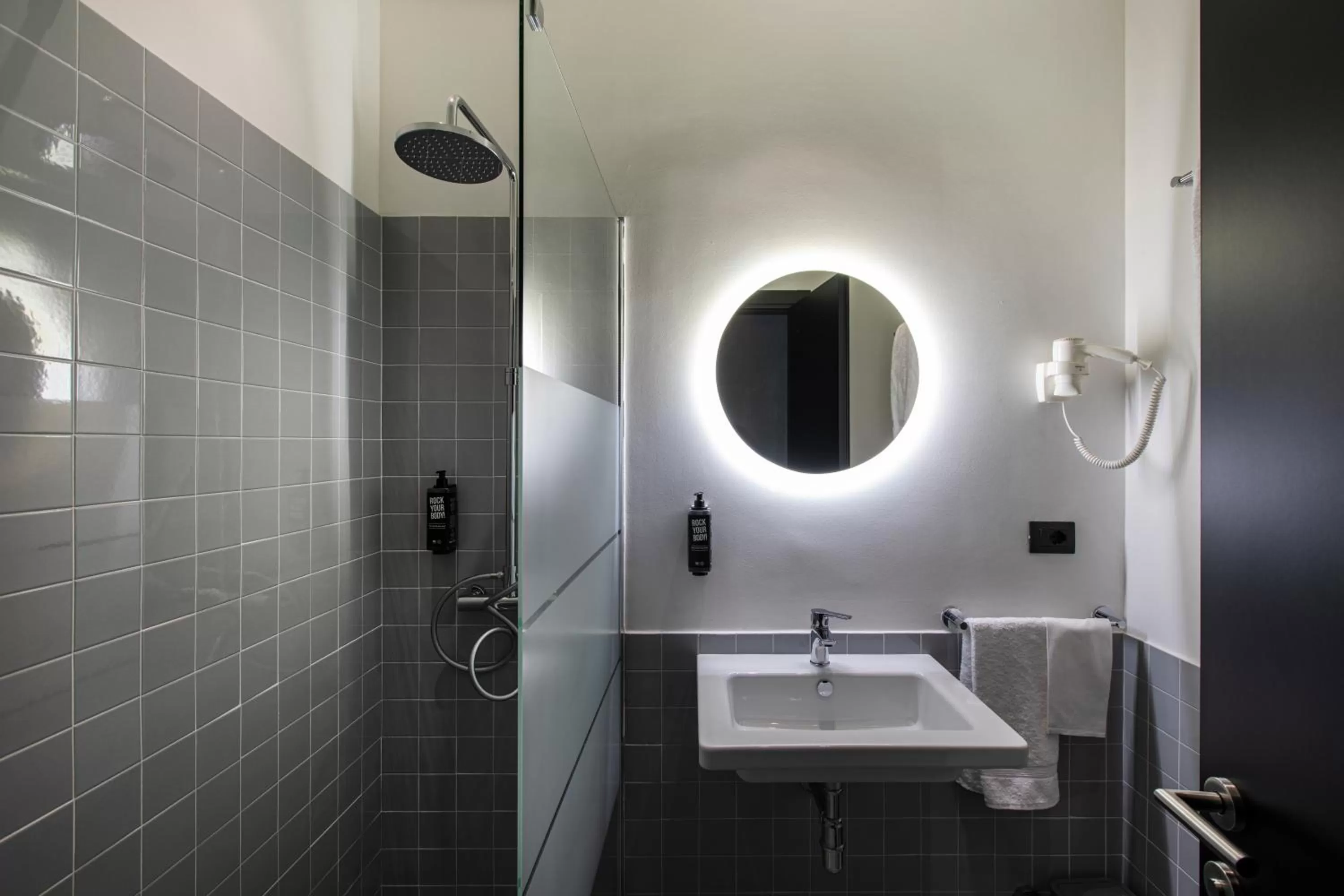 Bathroom in Ibis Styles Roma Aurelia