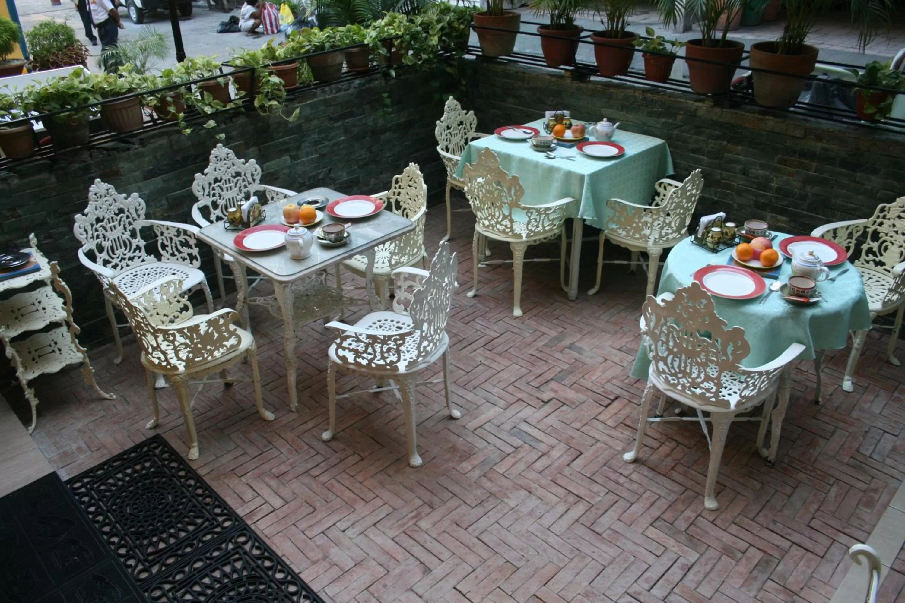 Property building in Pacific Pensionne